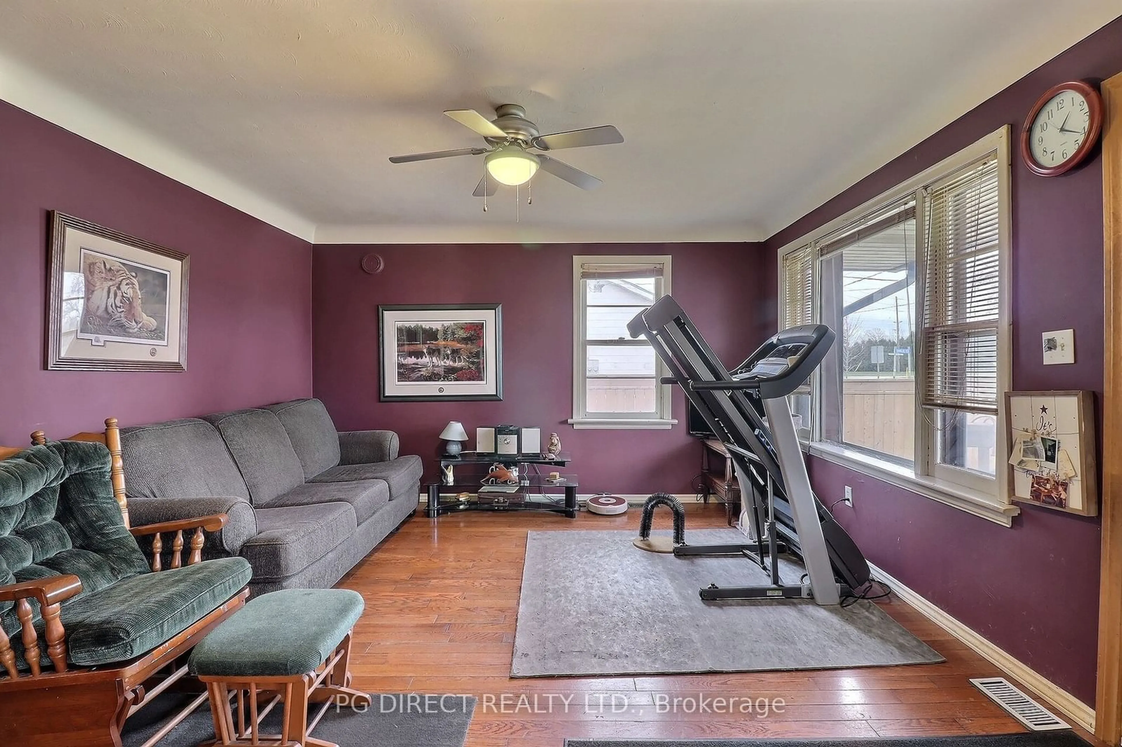 Living room with furniture, unknown for 153 Townline Rd, Tillsonburg Ontario N4G 2R9