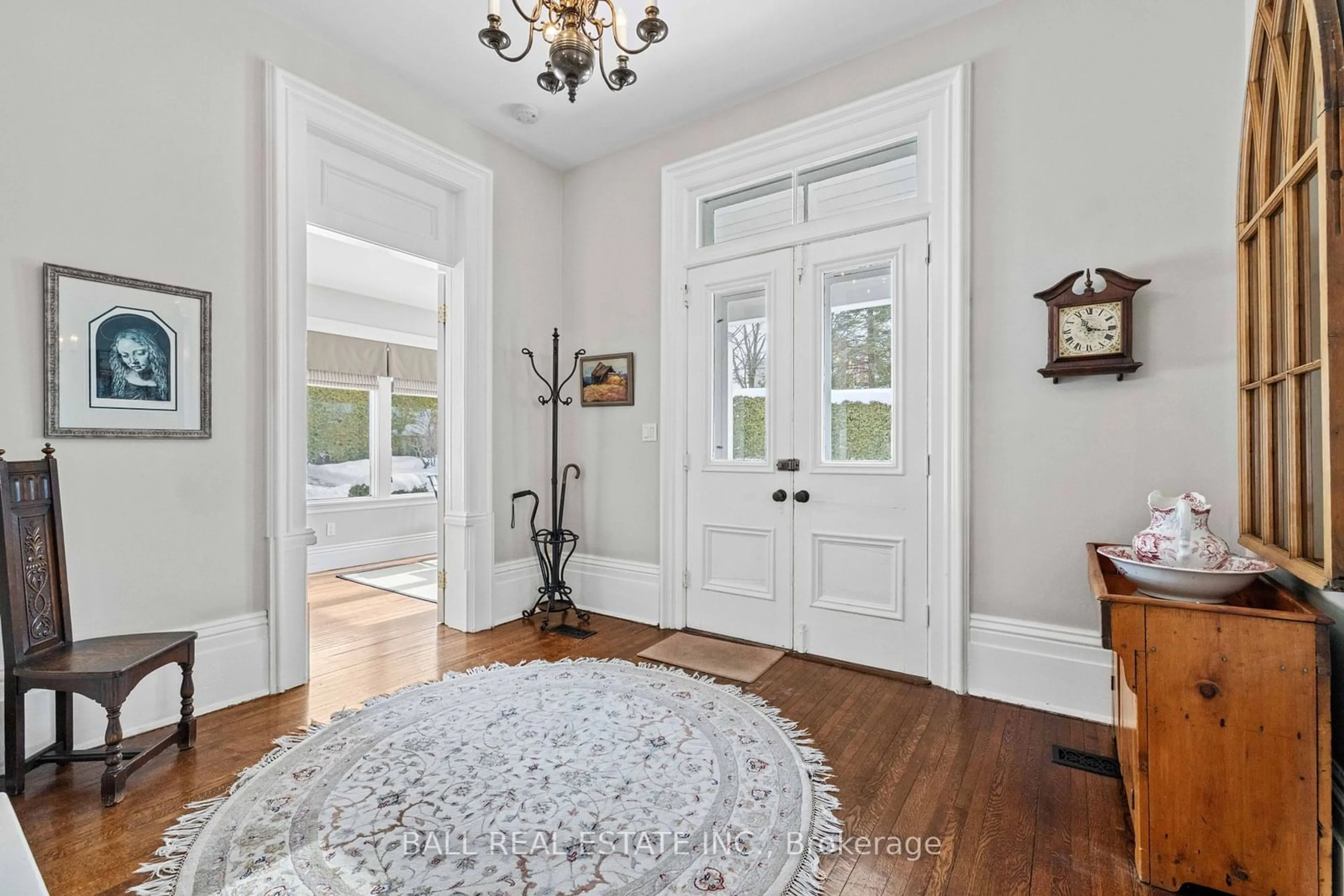 Indoor entryway for 132 Strickland St, Smith-Ennismore-Lakefield Ontario K0L 2H0