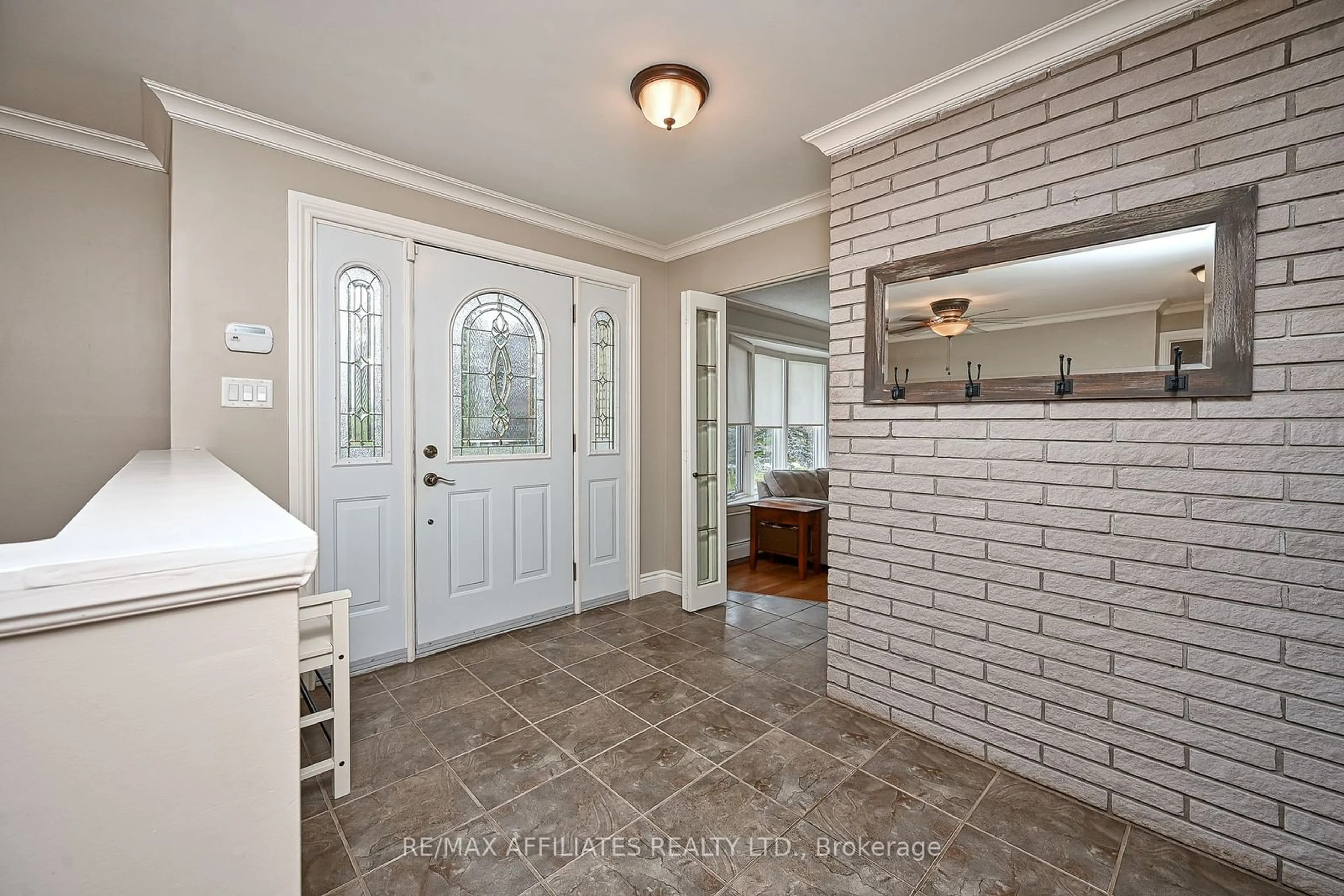 Indoor entryway for 1532 BELLA VISTA Dr, Orleans - Cumberland and Area Ontario K4C 1A7