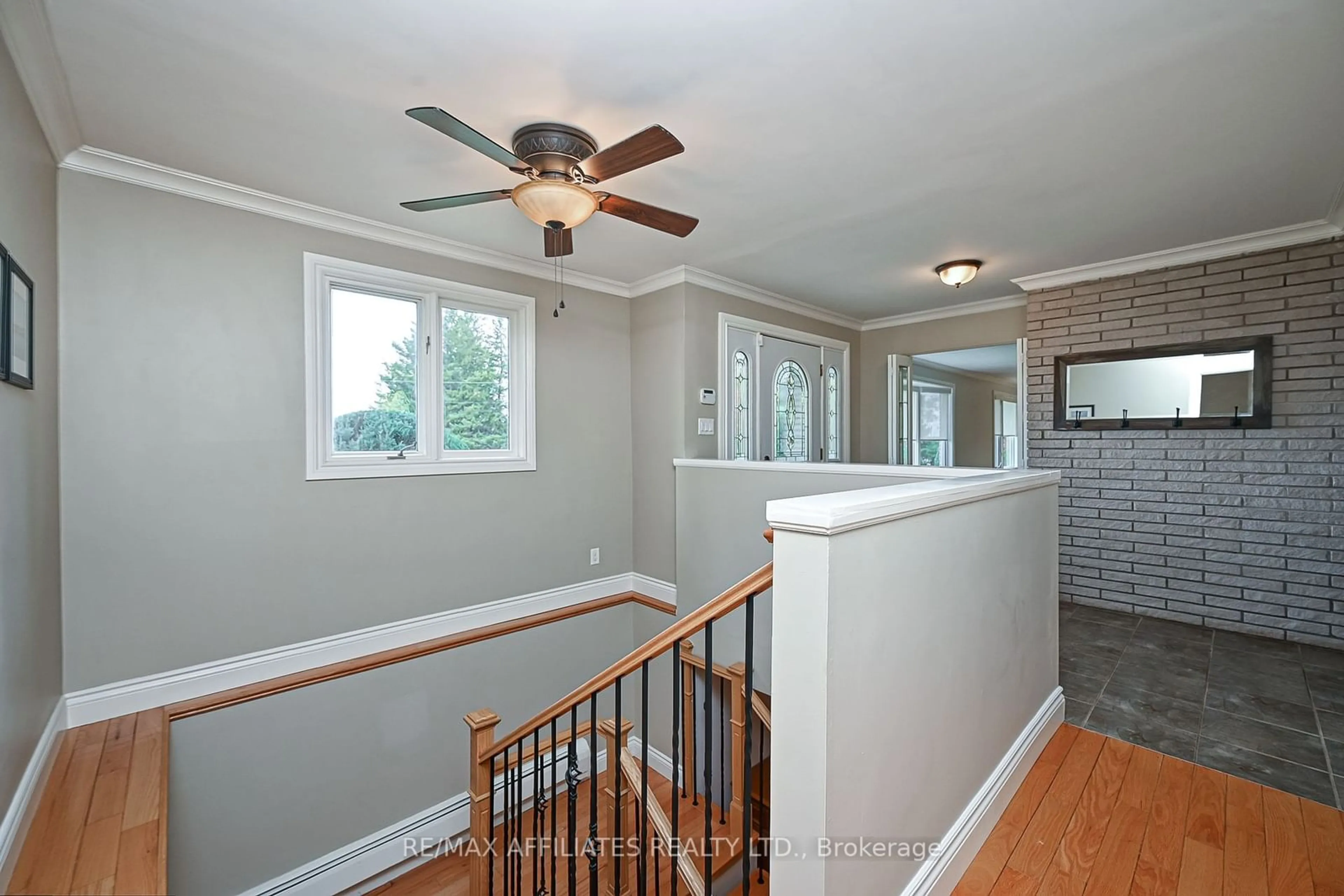 Indoor entryway for 1532 BELLA VISTA Dr, Orleans - Cumberland and Area Ontario K4C 1A7