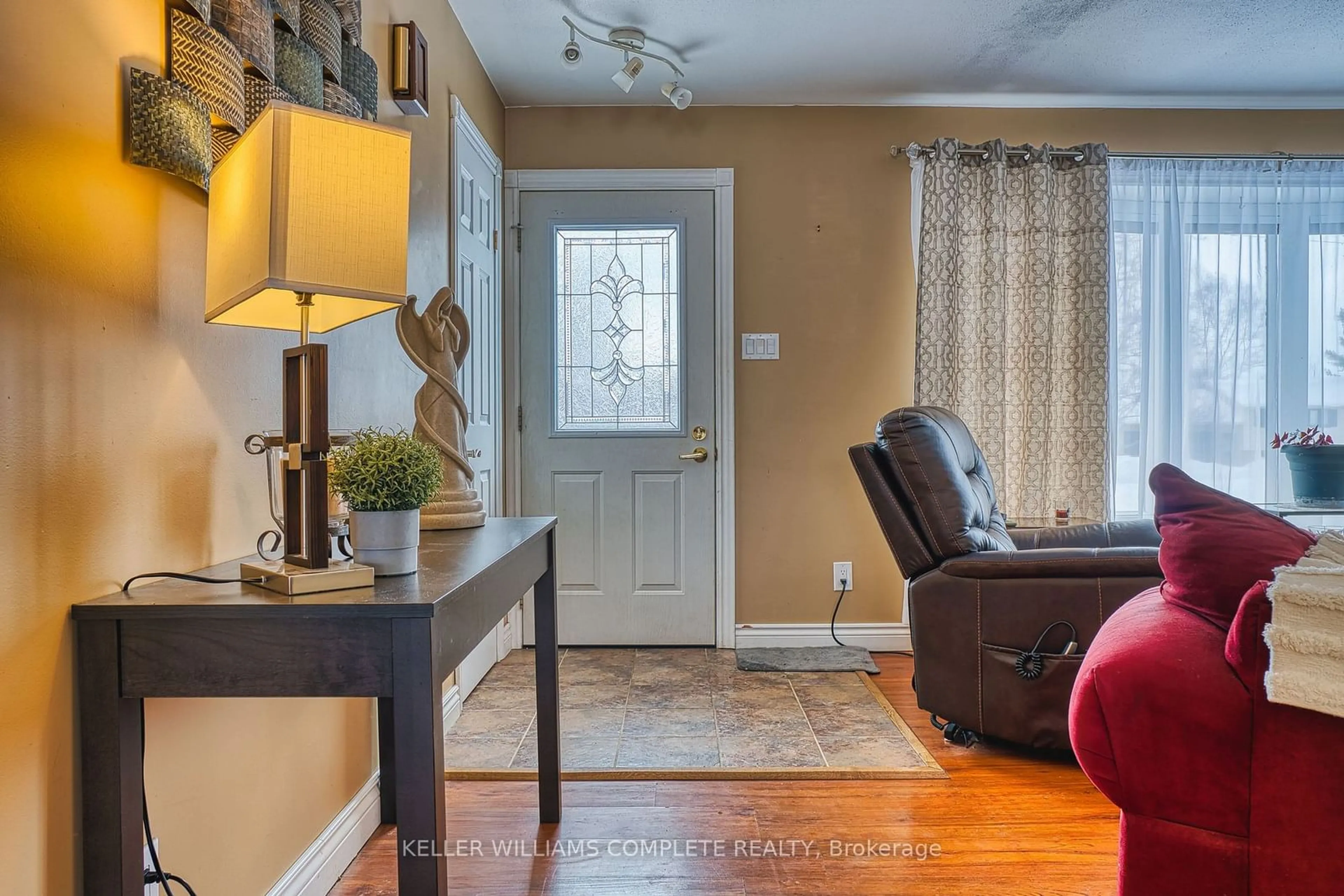 Indoor entryway for 26 Thomas St, Arran-Elderslie Ontario N0H 1A0