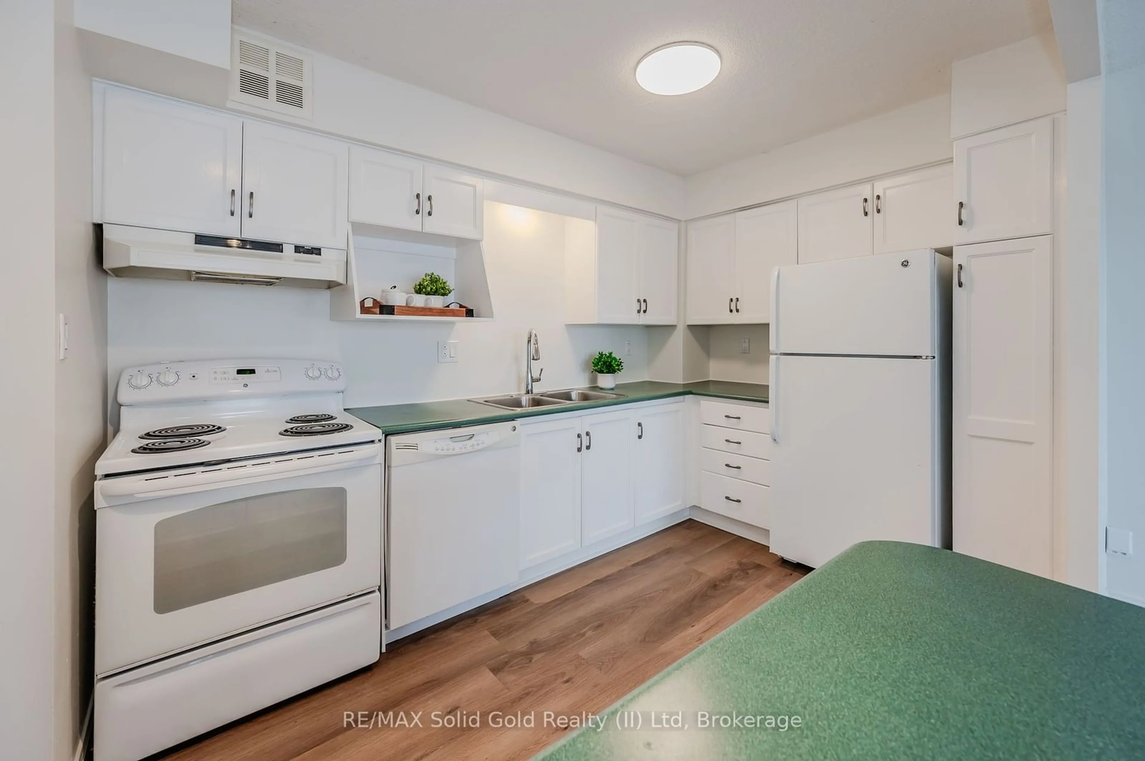 Standard kitchen, unknown for 260 Sheldon Ave #705, Kitchener Ontario N2H 6P2