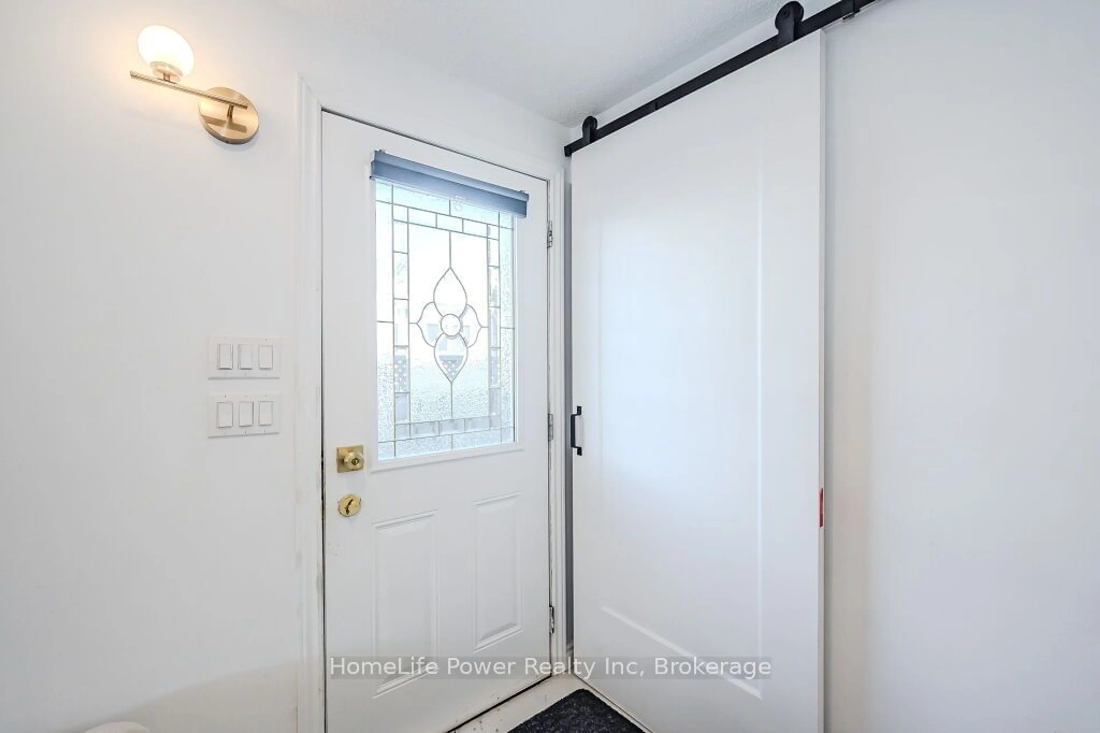 Indoor entryway for 306 Auden Rd, Guelph Ontario N1E 6S3