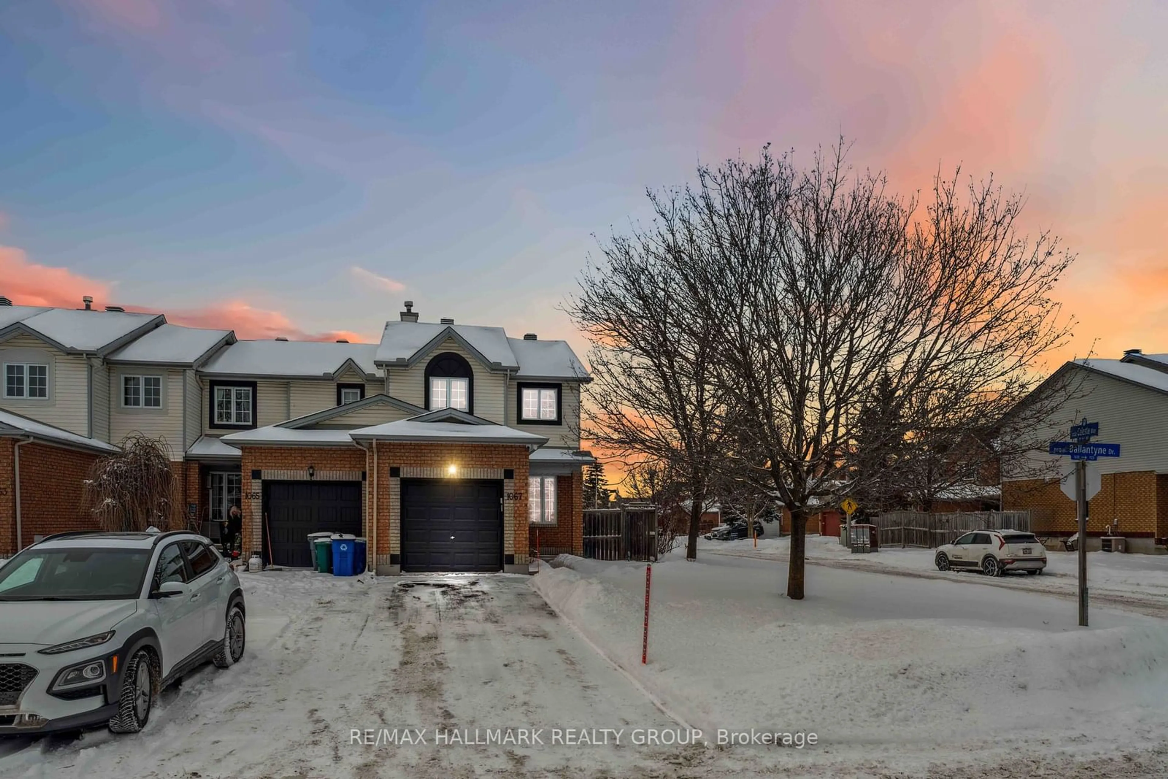 A pic from outside/outdoor area/front of a property/back of a property/a pic from drone, street for 1067 Ballantyne Dr, Orleans - Cumberland and Area Ontario K4A 4C7