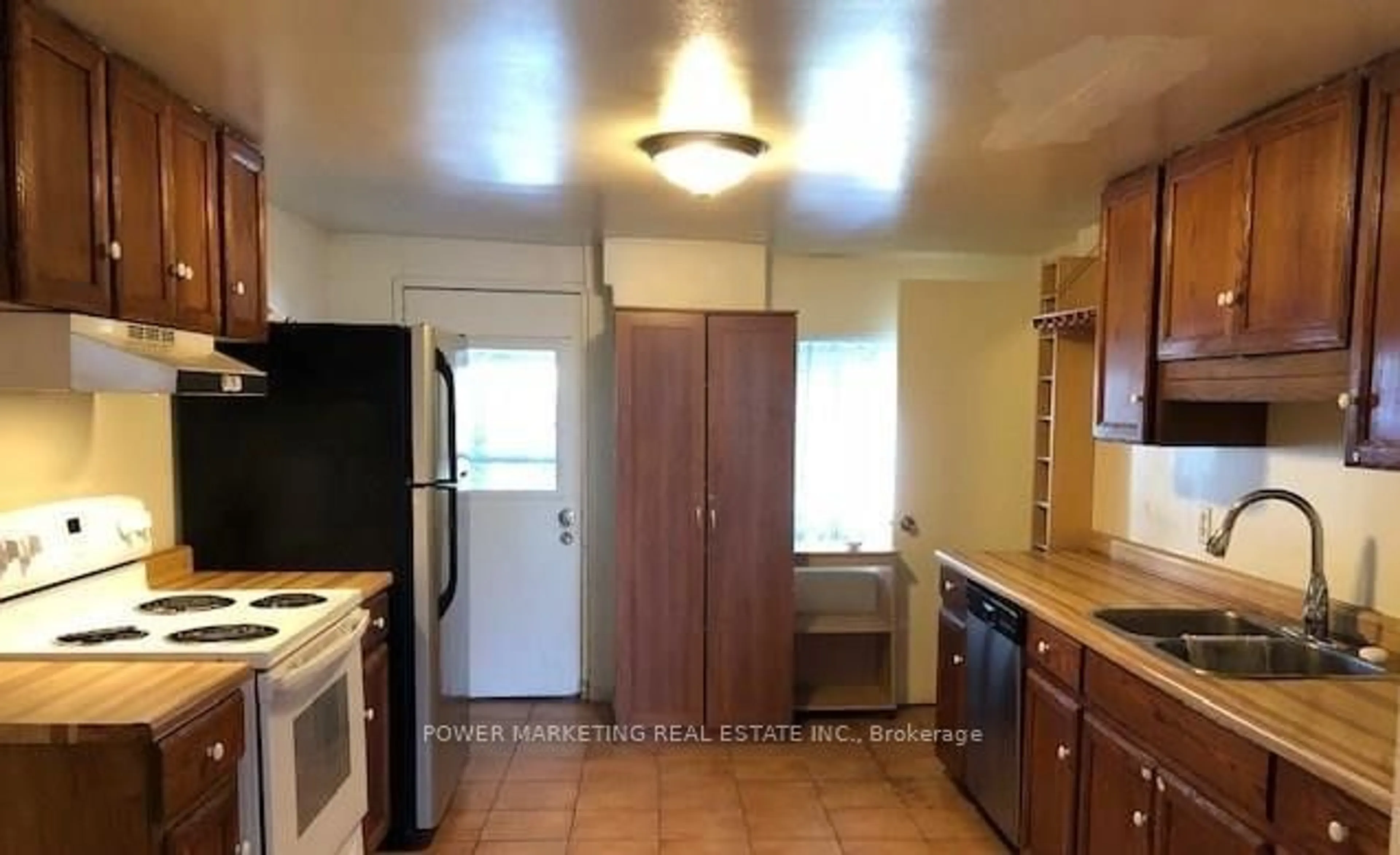 Standard kitchen, unknown for 277 ST ANDREW St, Lower Town - Sandy Hill Ontario K1N 5G8