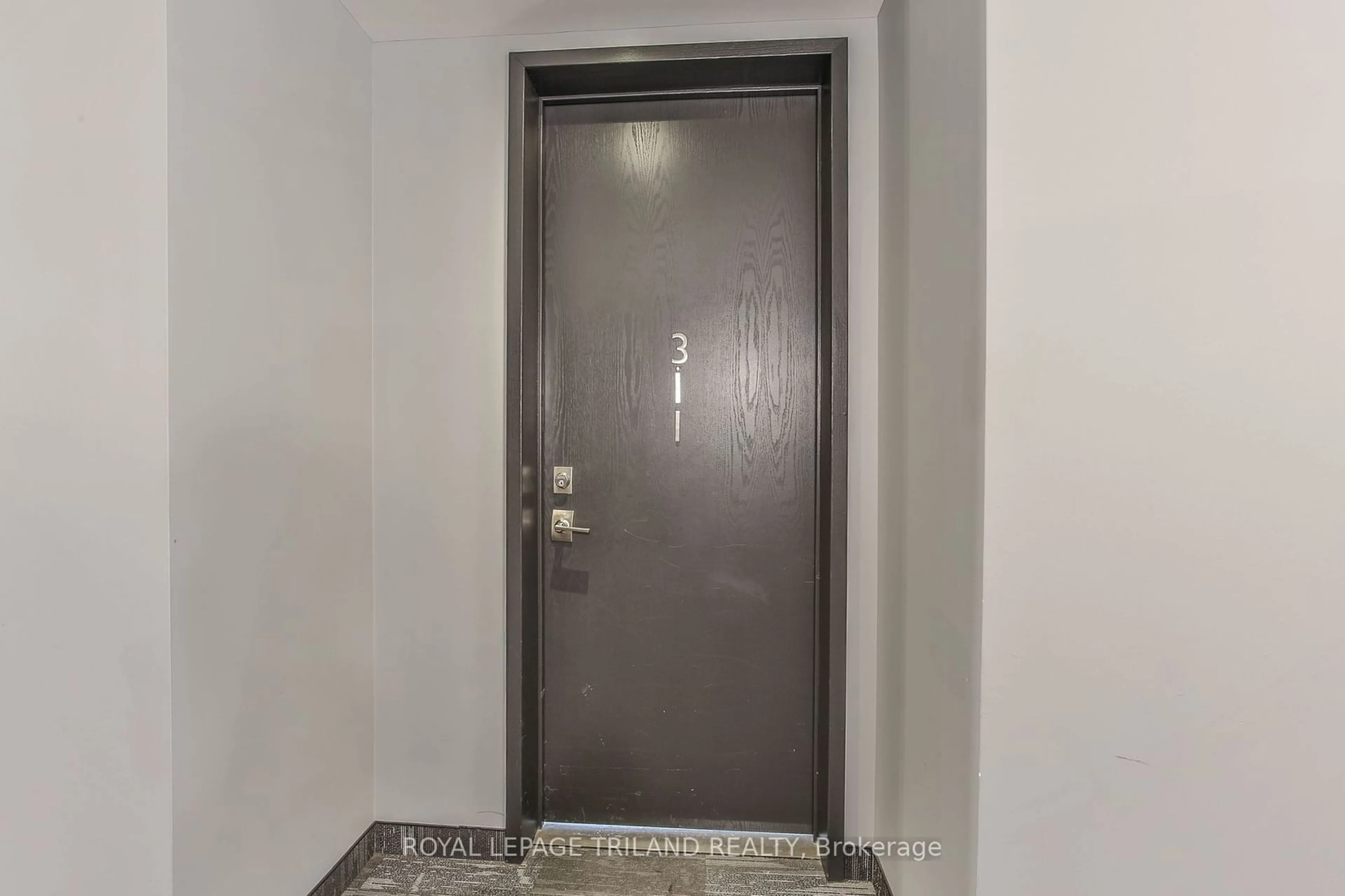 Indoor entryway for 1705 Fiddlehead Pl #311, London Ontario N6G 5M6