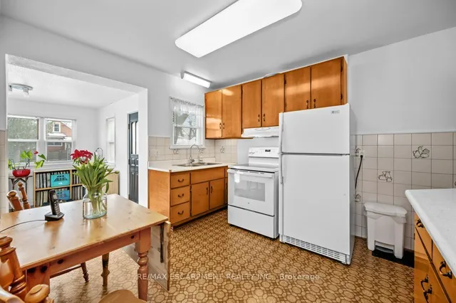 Additional property image - 91 Province St