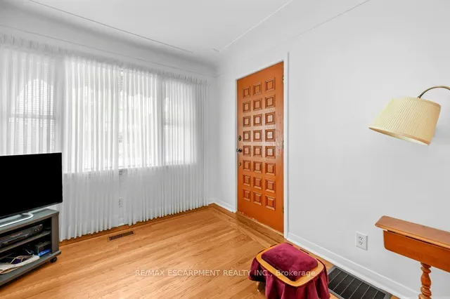 Additional property image - 91 Province St
