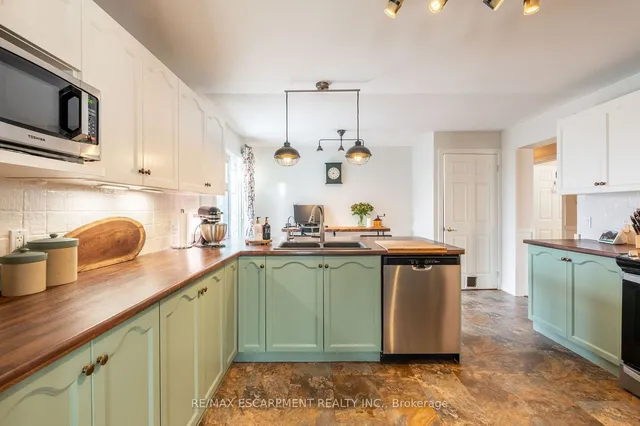 Additional property image - 136 Glenariff Dr