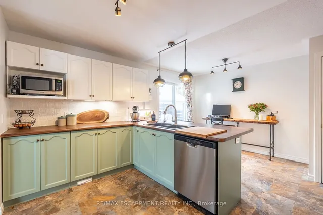 Additional property image - 136 Glenariff Dr