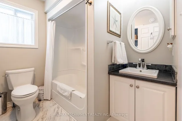 Additional property image - 136 Glenariff Dr