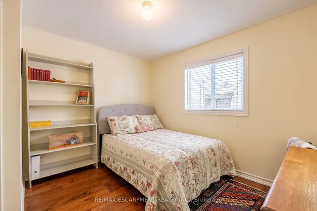 Additional property image - 136 Glenariff Dr