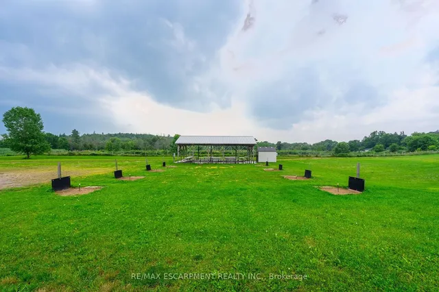Additional property image - 136 Glenariff Dr