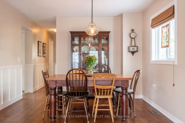 Additional property image - 136 Glenariff Dr