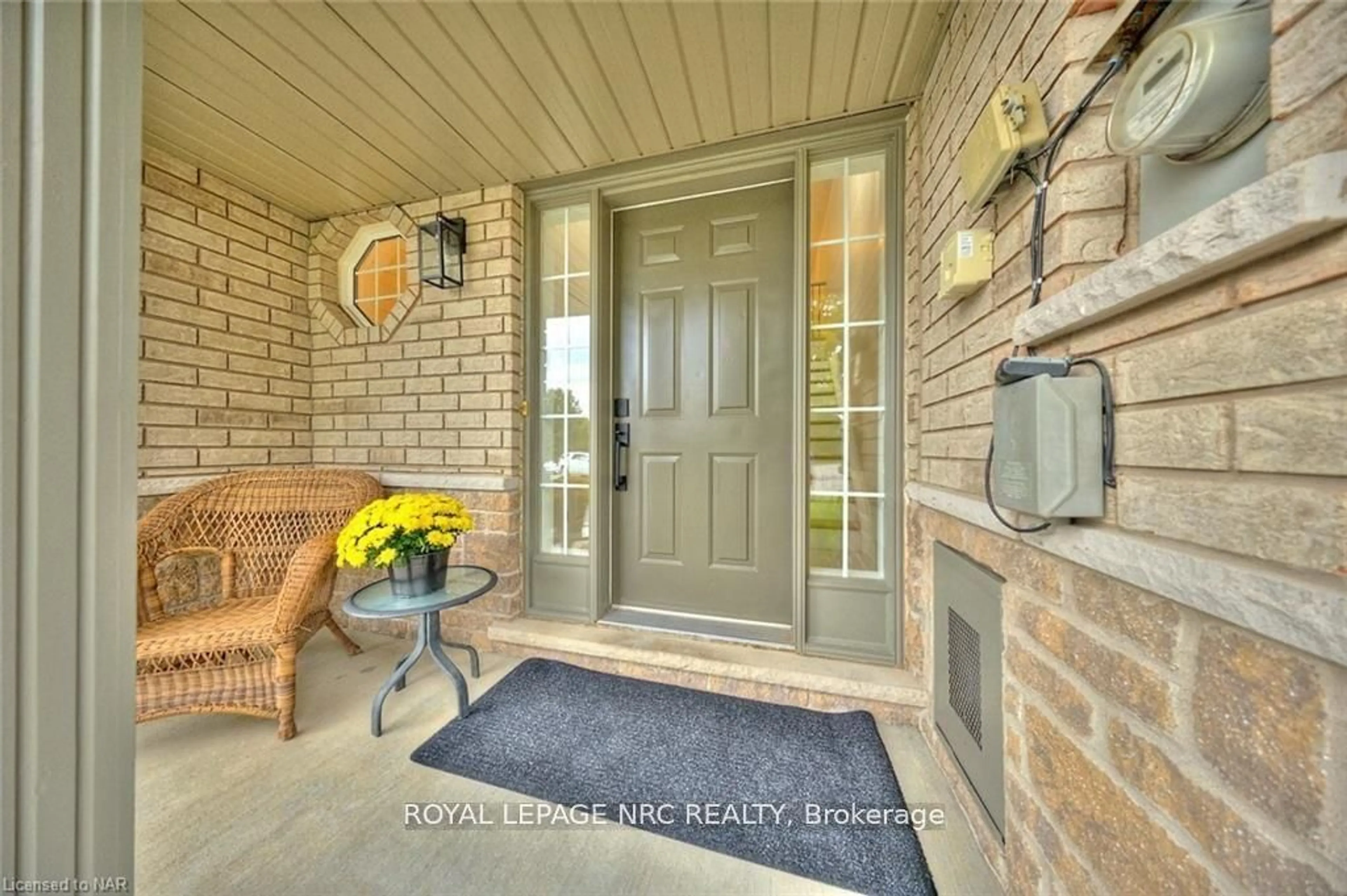 Indoor entryway for 76 Loretta Dr, Niagara-on-the-Lake Ontario L0S 1T0