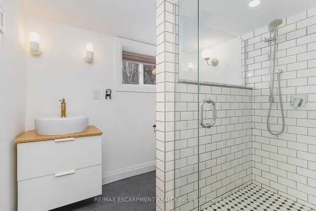 Additional property image - 166 Rothsay Ave