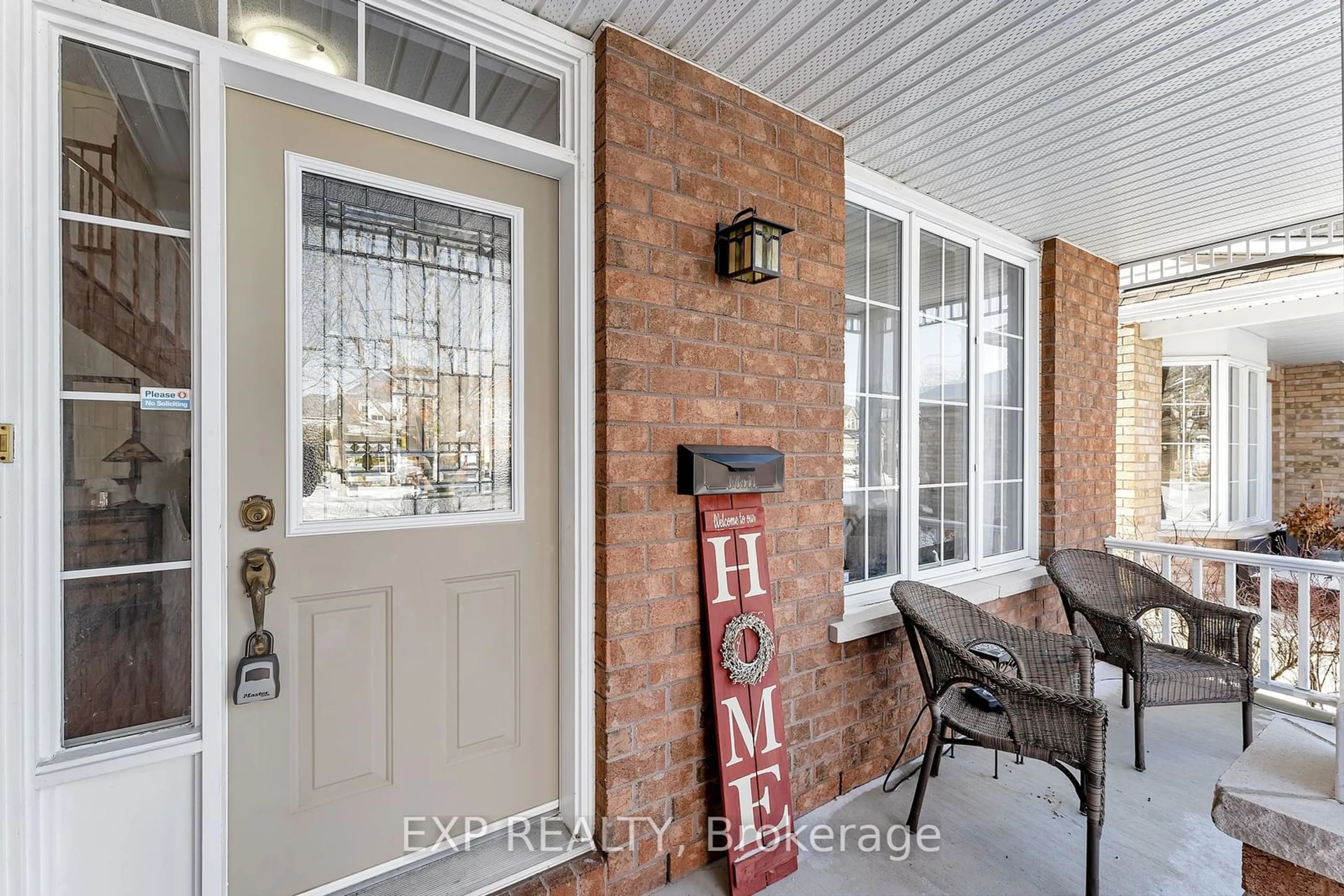 Indoor entryway for 3748 Twin Falls Pl, Blossom Park - Airport and Area Ontario K1V 1W7