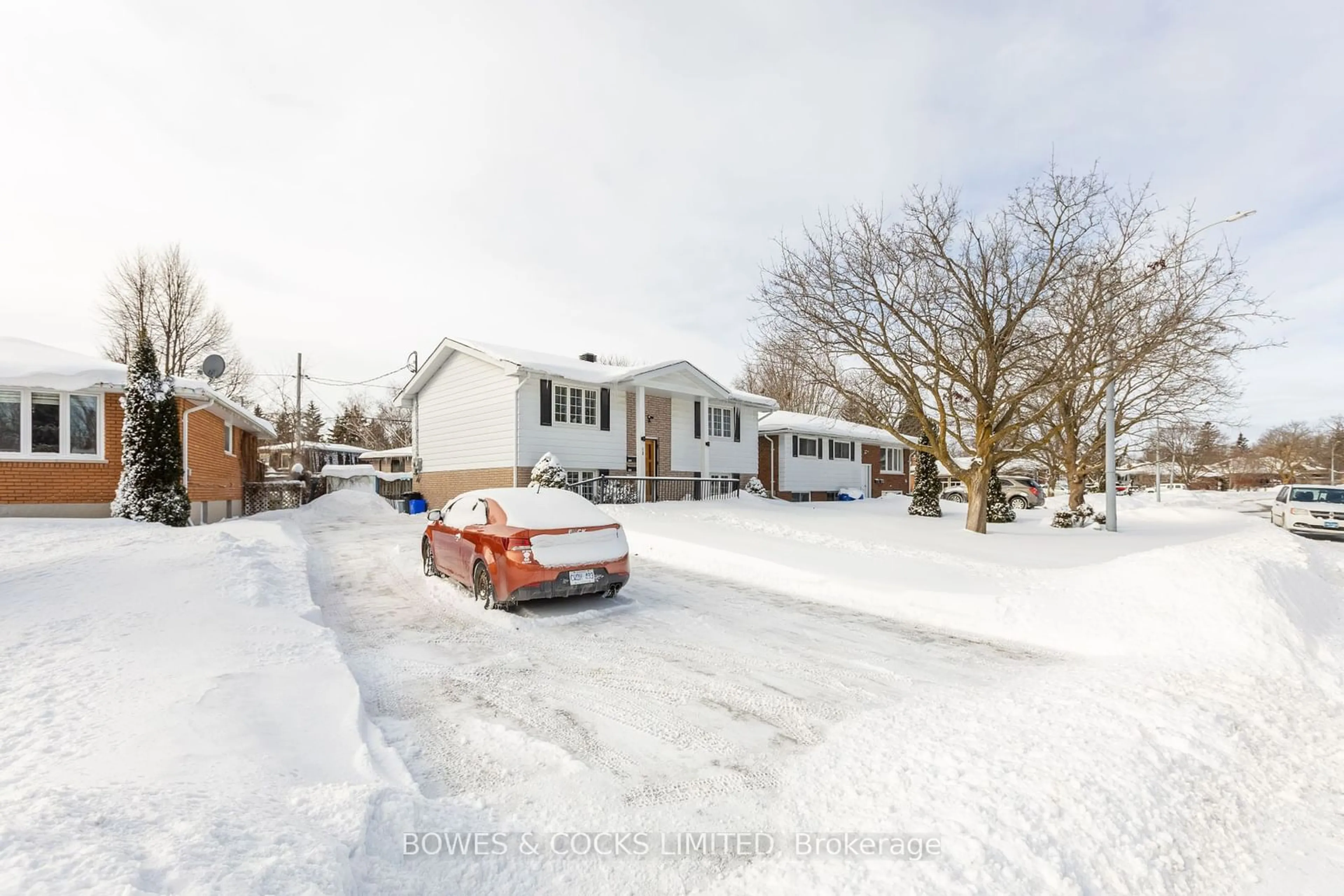 A pic from outside/outdoor area/front of a property/back of a property/a pic from drone, street for 13 Rosemary Dr, Kawartha Lakes Ontario K9V 4T2