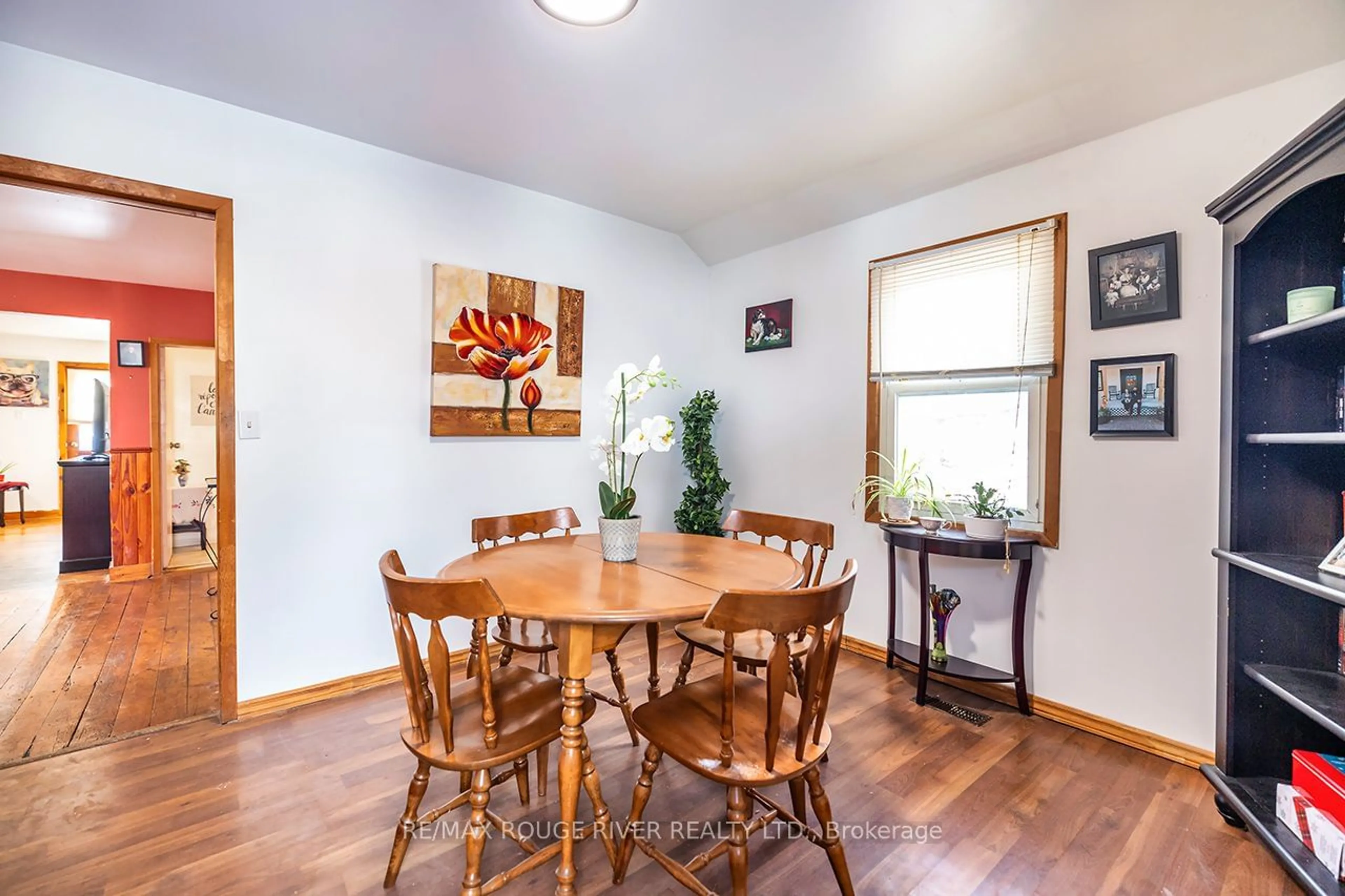 Dining room, wood/laminate floor for 59 Toronto Rd, Port Hope Ontario L1A 3R8