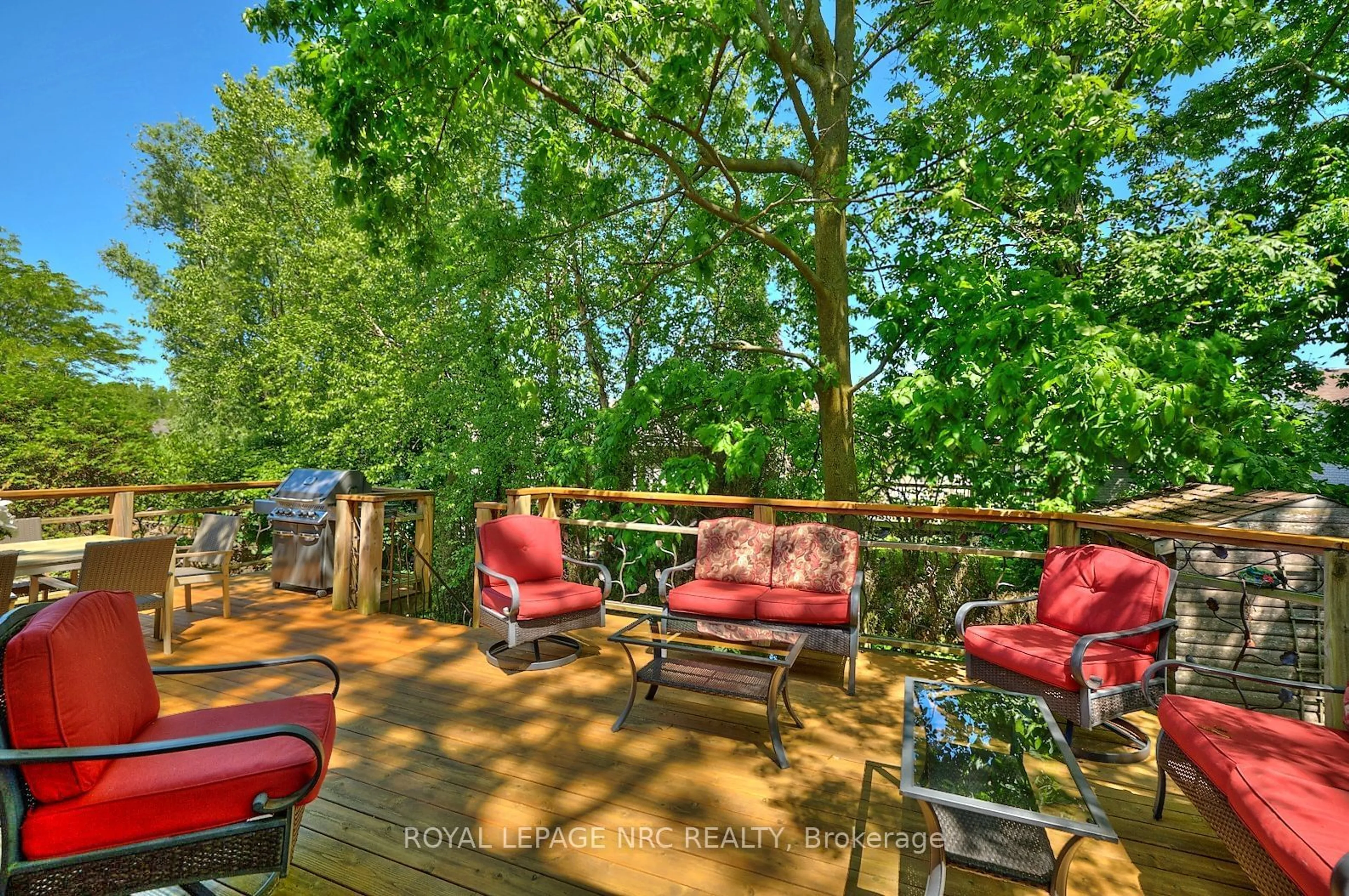 Patio, forest/trees view for 7 SCOTTDALE Crt, Pelham Ontario L0S 1E3