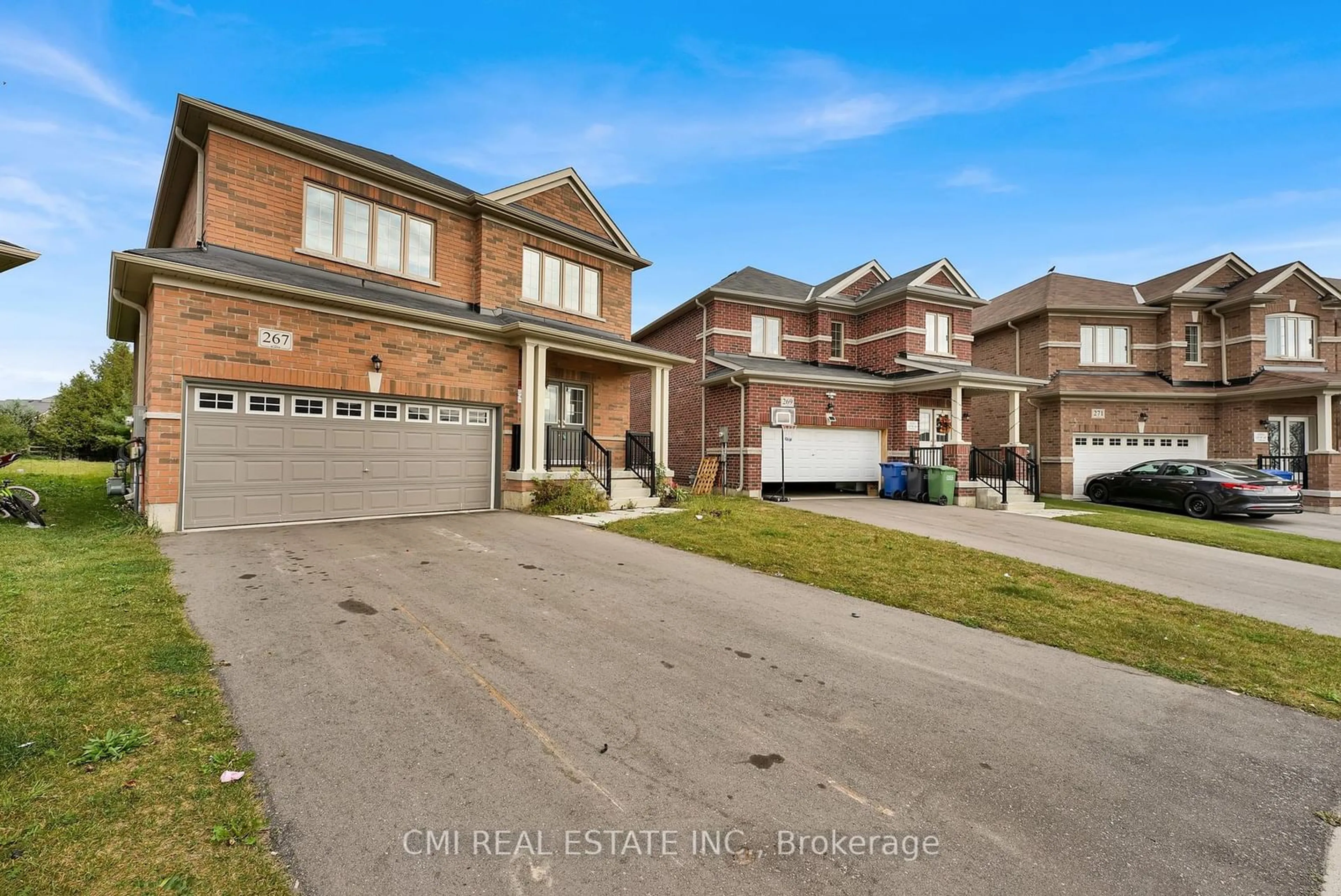 A pic from outside/outdoor area/front of a property/back of a property/a pic from drone, street for 267 Ridley Cres, Southgate Ontario N0C 1B0