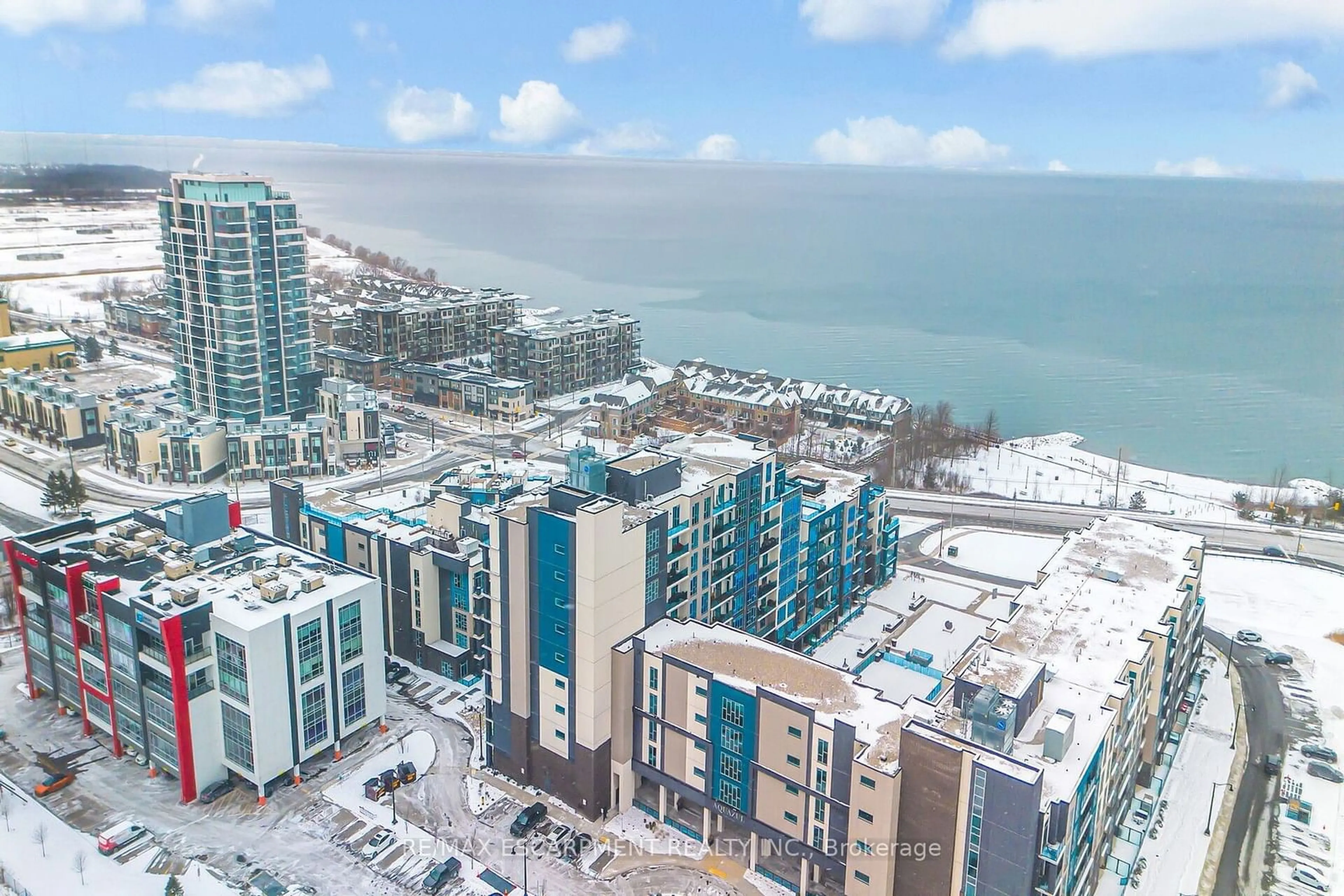 A pic from outside/outdoor area/front of a property/back of a property/a pic from drone, city buildings view from balcony for 16 Concord Pl #905, Grimsby Ontario L3M 4E8