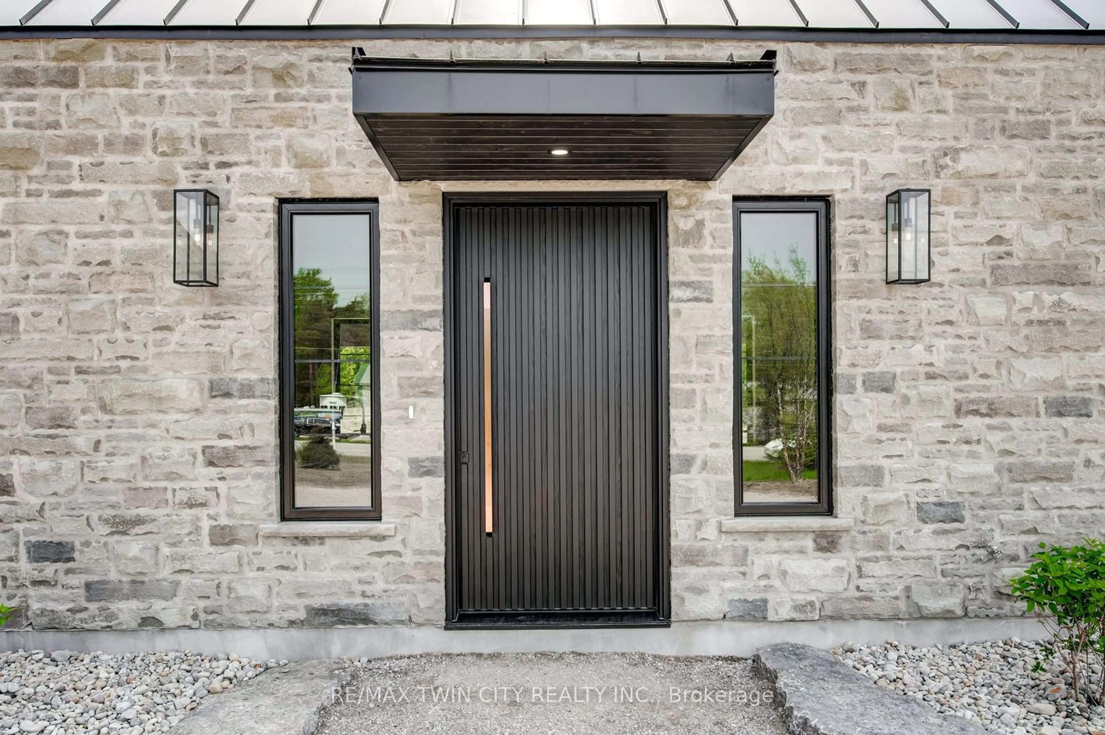 Indoor entryway for 35169 Bayfield Rd, Central Huron Ontario N0M 1T0