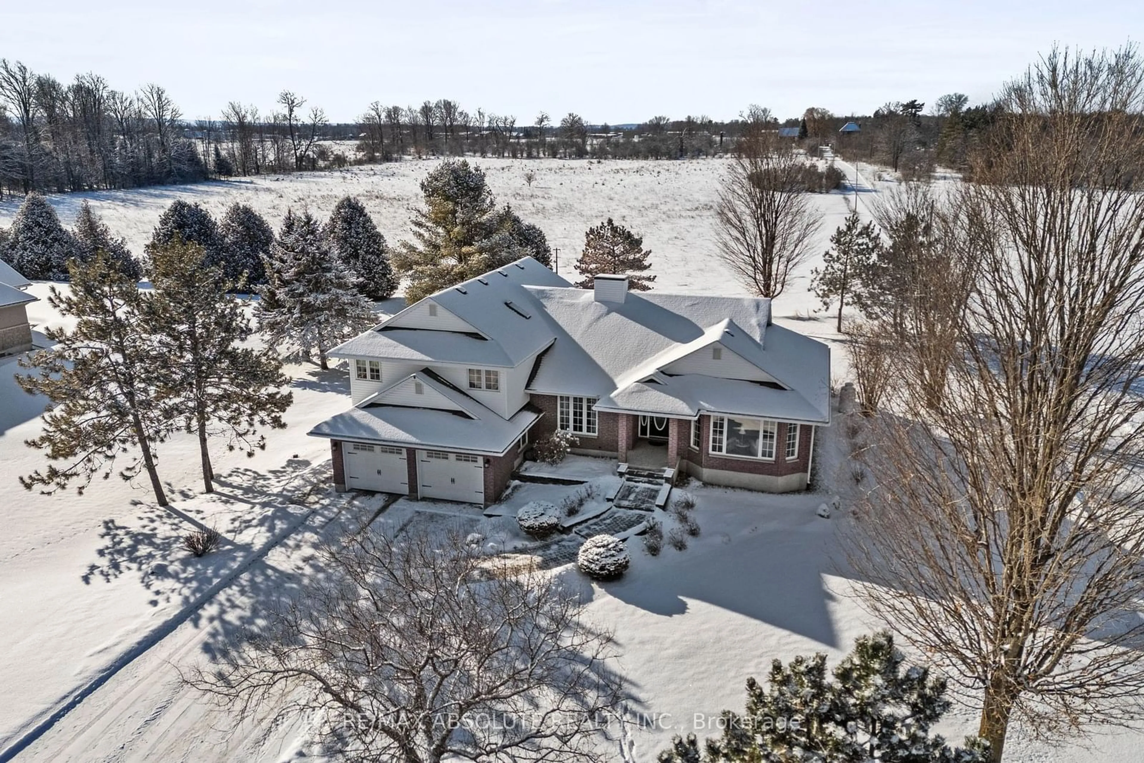 A pic from outside/outdoor area/front of a property/back of a property/a pic from drone, water/lake/river/ocean view for 151 Duncan Dr, McNab/Braeside Ontario K7S 0E1