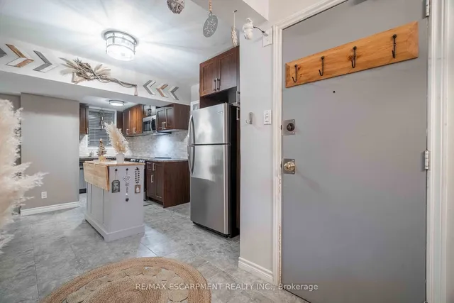 Additional property image - 356 HUNTER St Unit 9