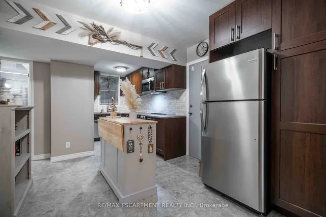 Additional property image - 356 HUNTER St Unit 9