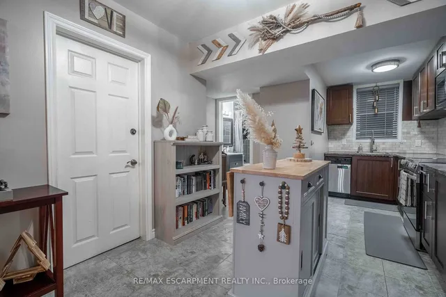 Additional property image - 356 HUNTER St Unit 9