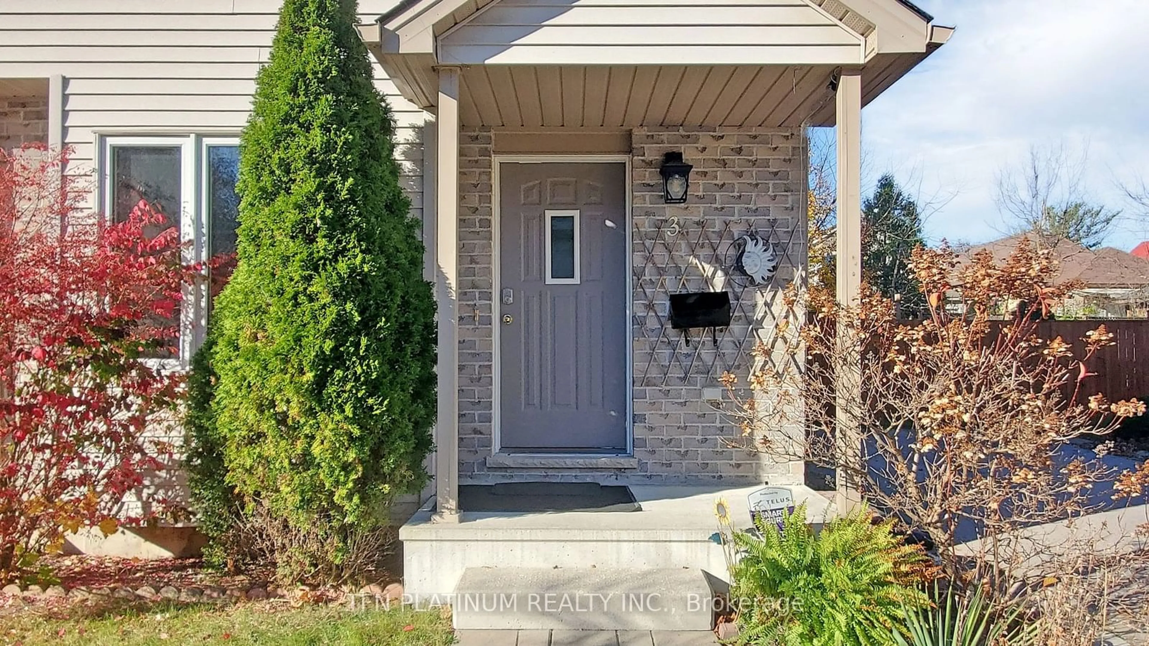 Indoor entryway for 58 Smith St #3, London Ontario N5Z 2C7