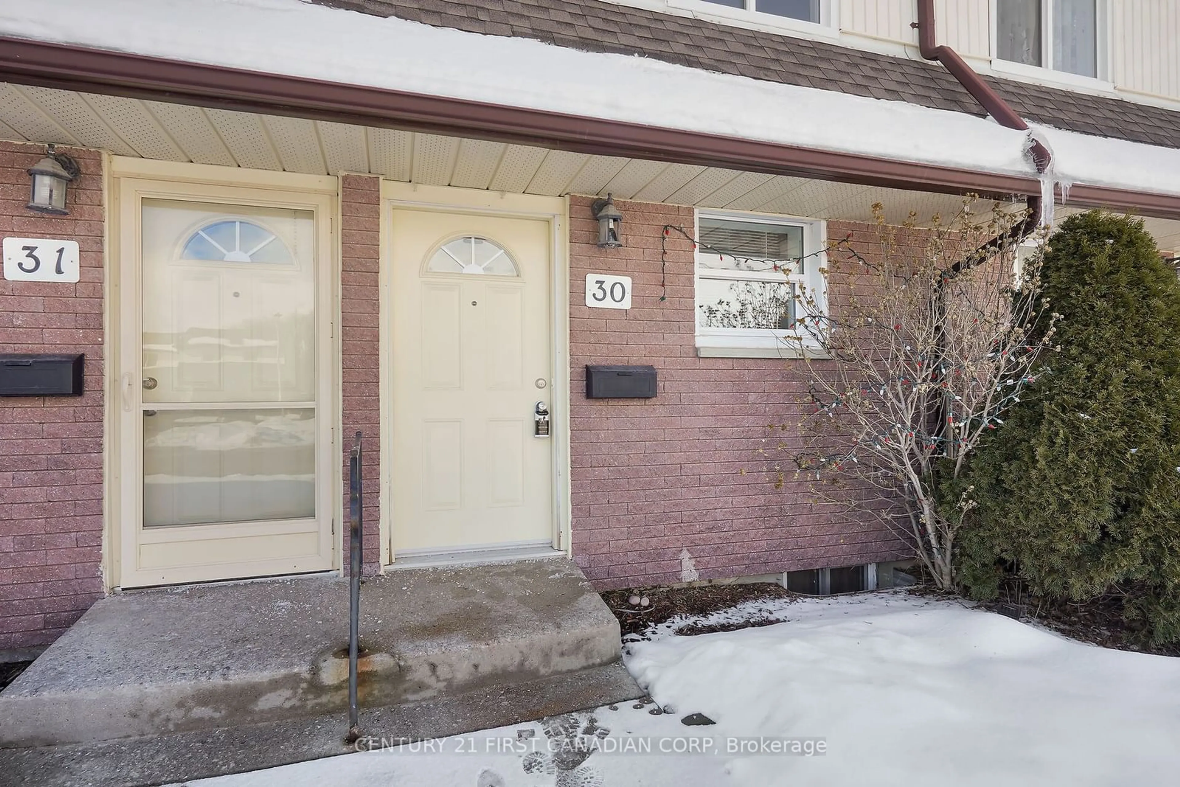 Indoor entryway for 1919 Trafalgar St #30, London Ontario N5V 1A1