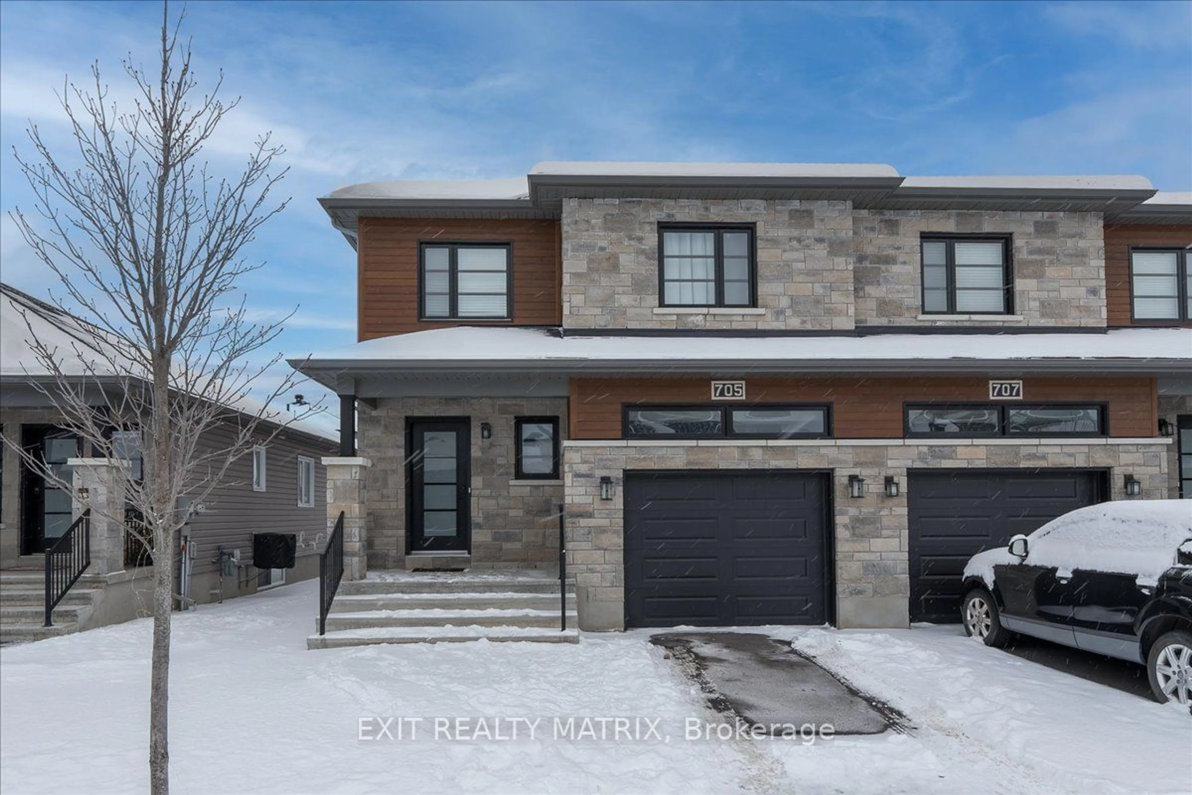 Home with brick exterior material, street for 705 AZURE St, Russell Ontario K4R 1E5