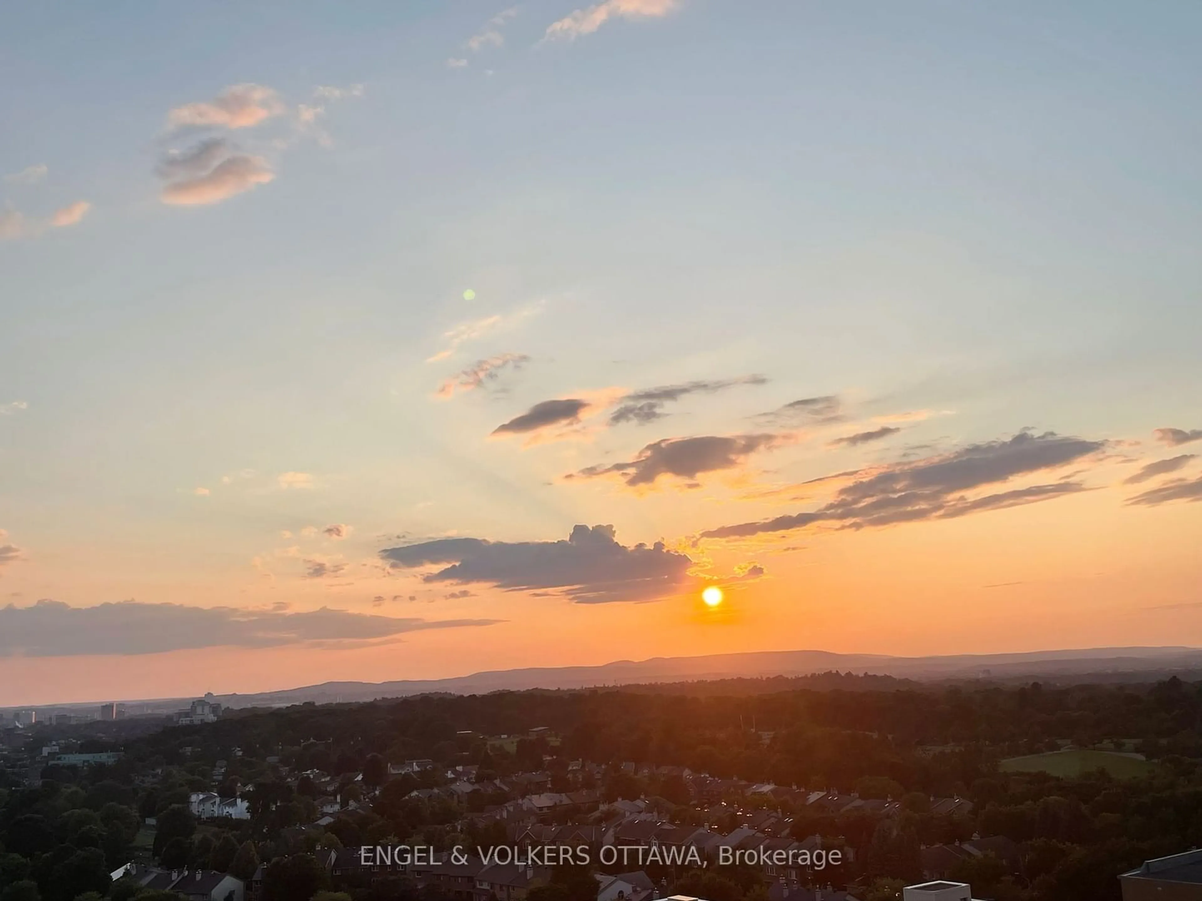 A pic from outside/outdoor area/front of a property/back of a property/a pic from drone, city buildings view from balcony for 515 St. Laurent Blvd #2408, Manor Park - Cardinal Glen and Area Ontario K1K 3X4