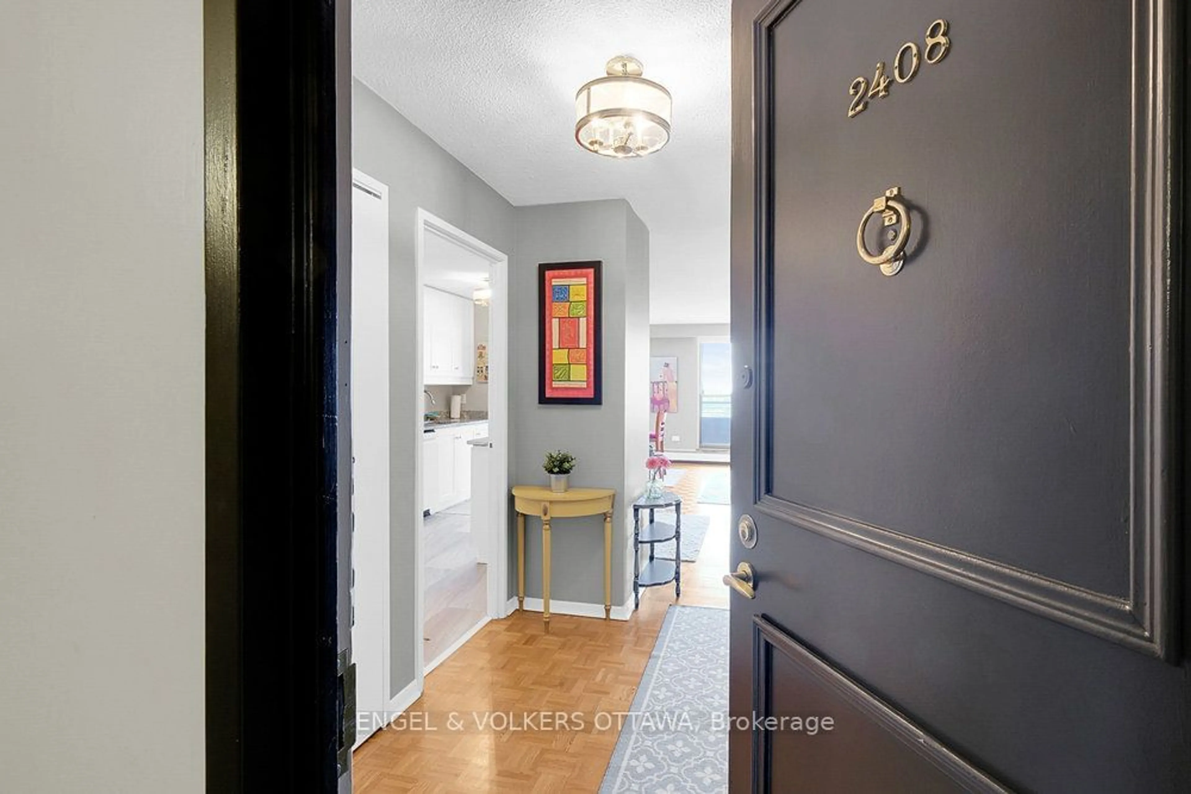 Indoor entryway for 515 St. Laurent Blvd #2408, Manor Park - Cardinal Glen and Area Ontario K1K 3X4