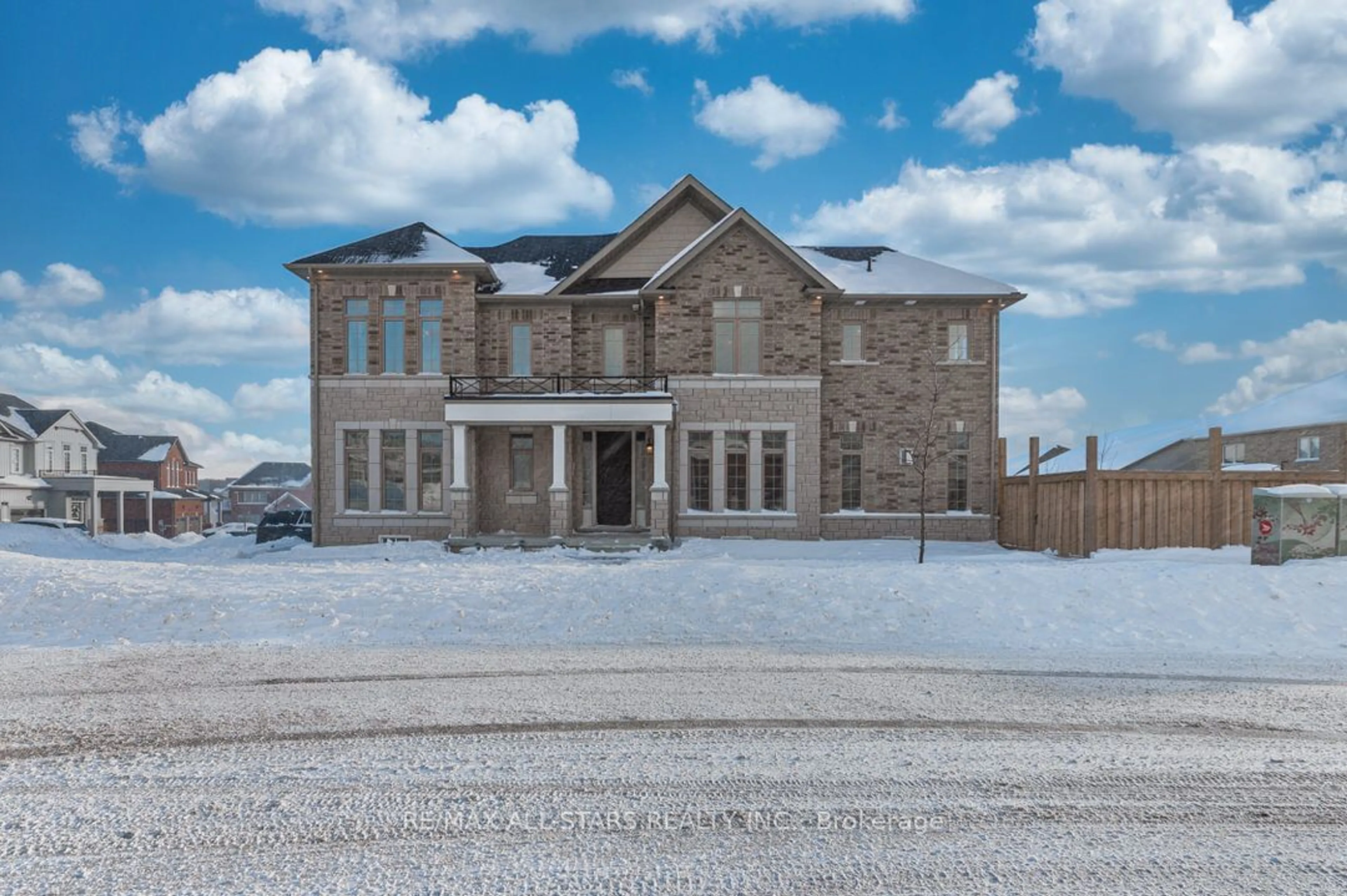 Home with brick exterior material, building for 44 Bromont Dr, Cavan Monaghan Ontario L0A 1G0