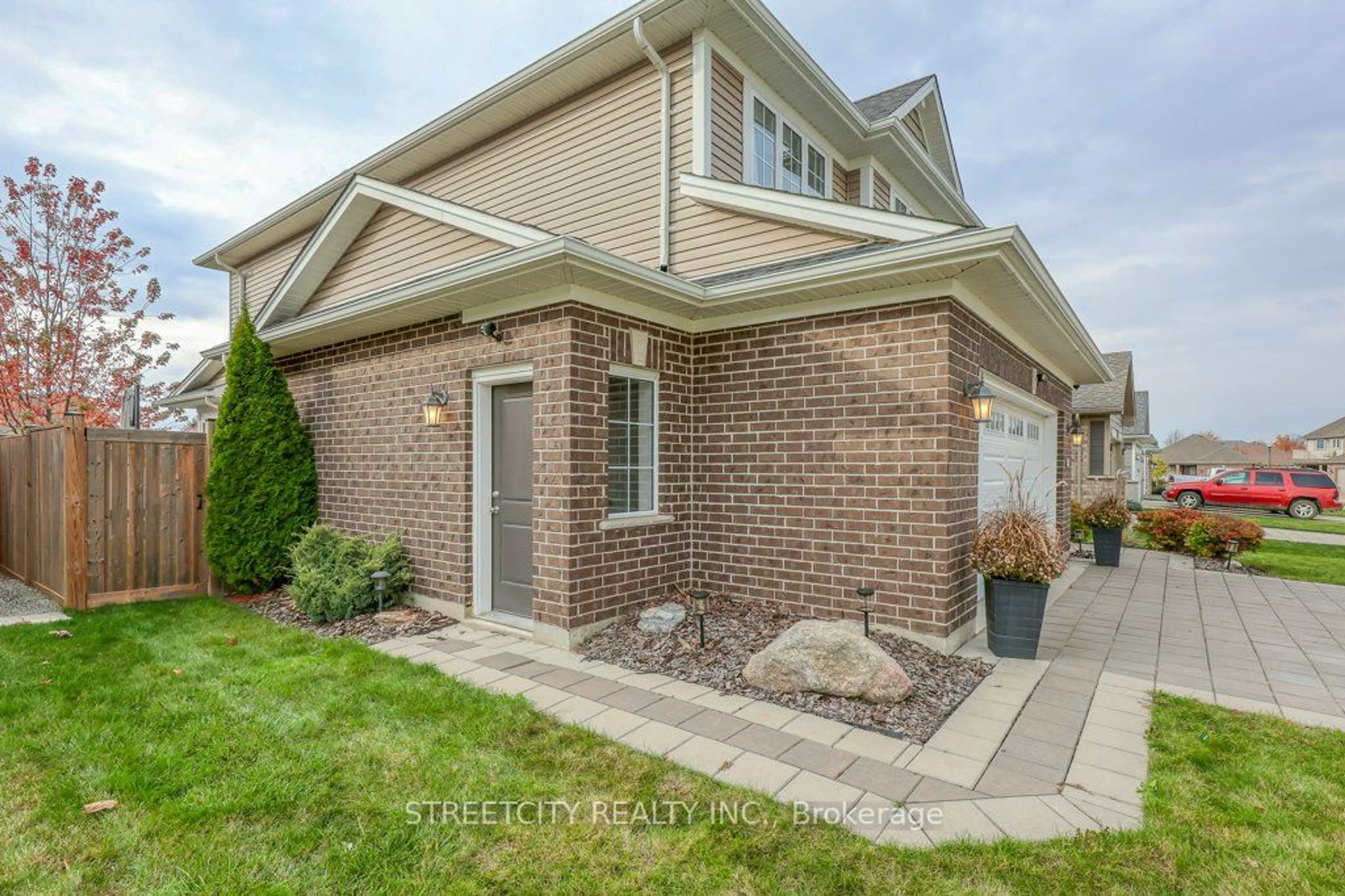 Home with brick exterior material, street for 26 Bridle Path, St. Thomas Ontario N5R 0C1