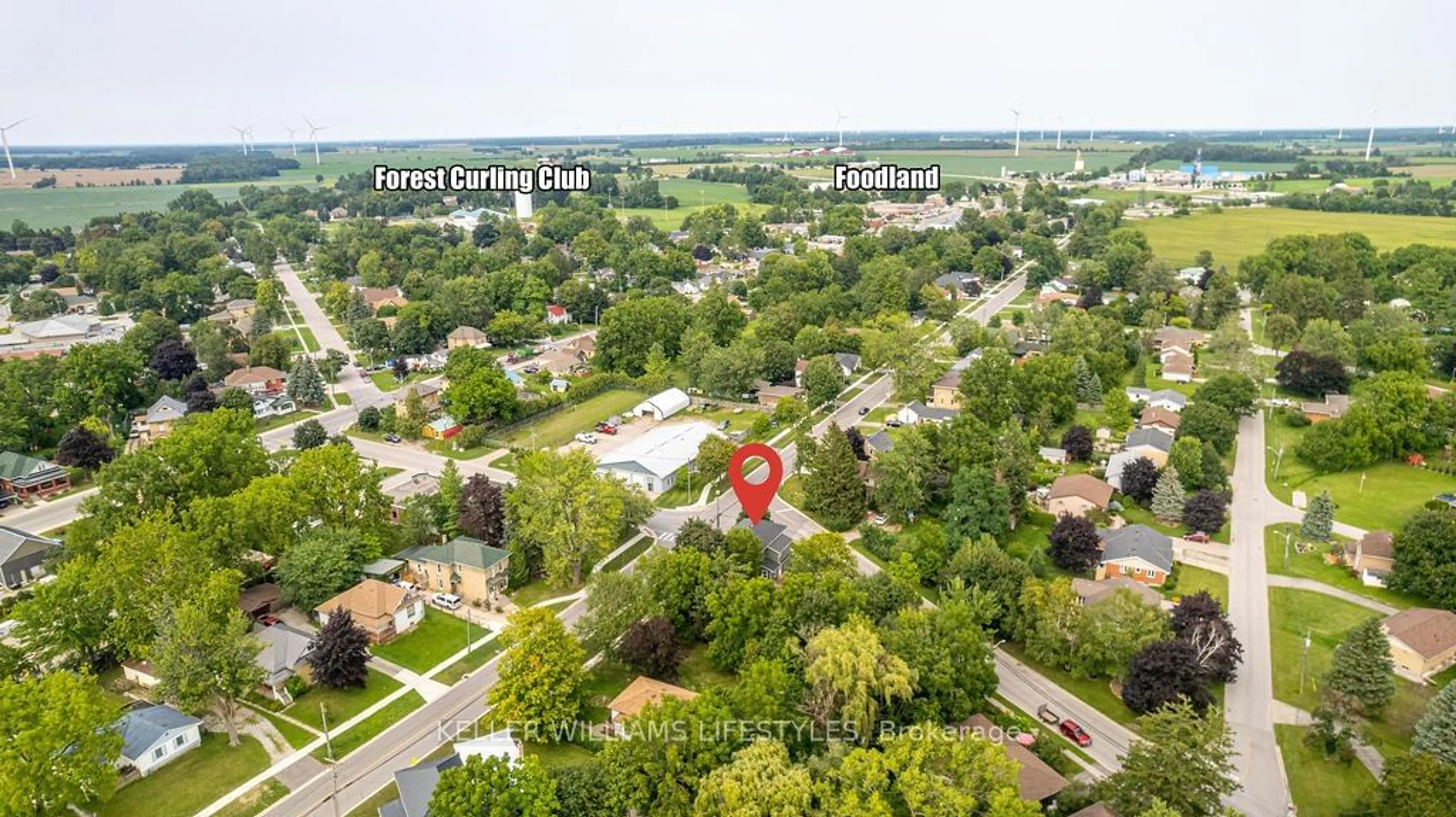 A pic from outside/outdoor area/front of a property/back of a property/a pic from drone, street for 41 BROADWAY St, Lambton Shores Ontario N0N 1J0