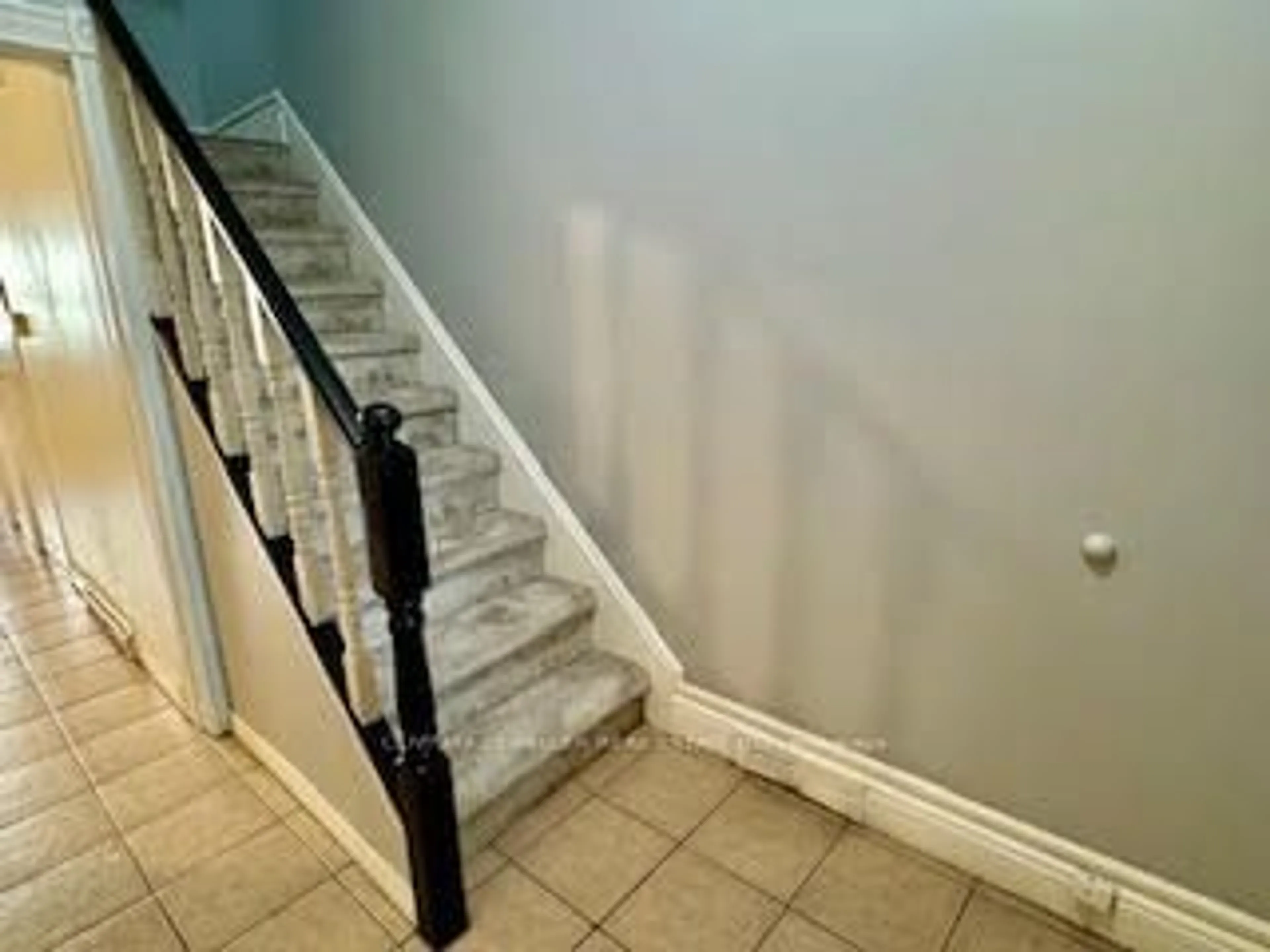 Stairs for 21 Minto Ave, Hamilton Ontario L8L 6E1