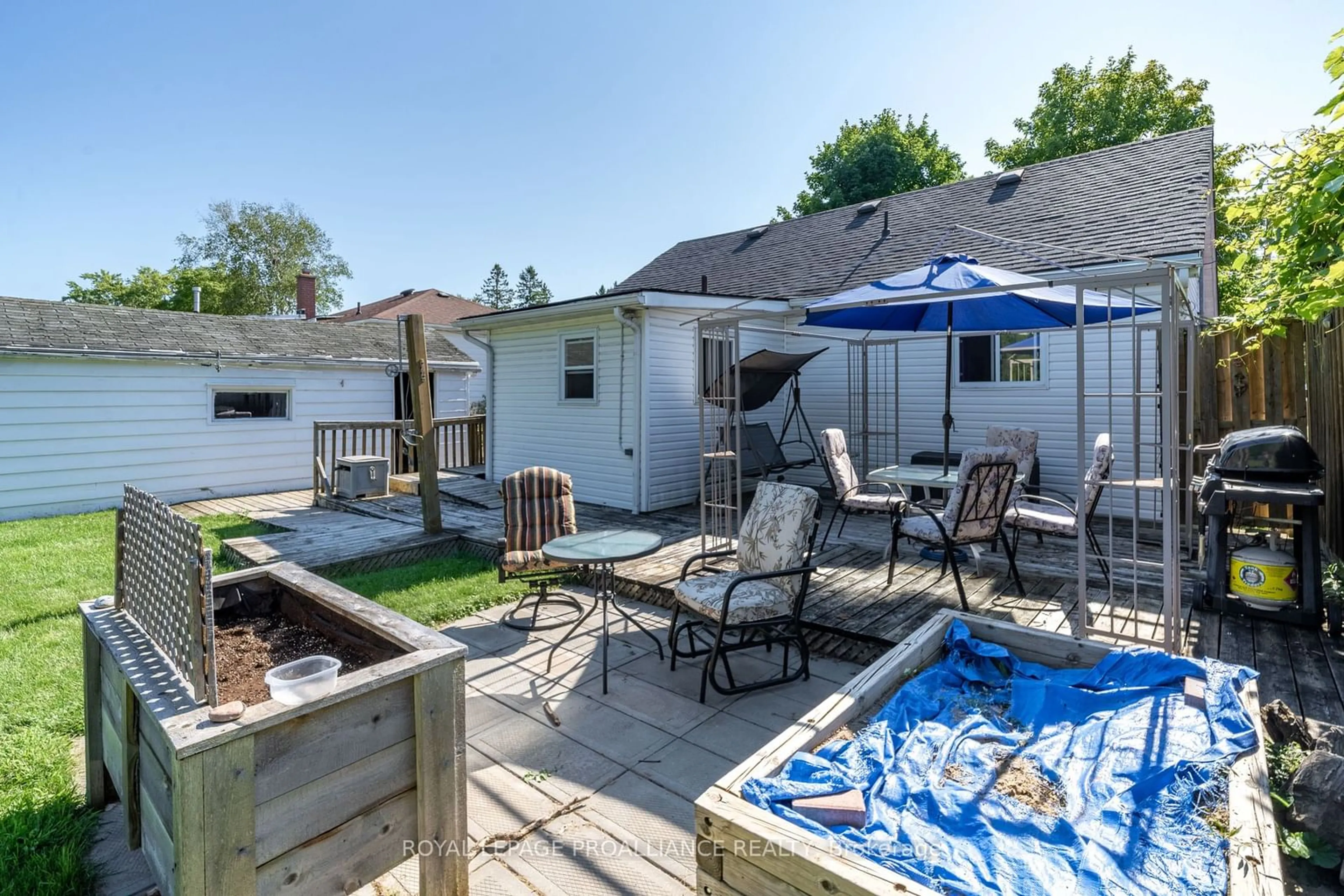 Patio, street for 47 Orchard Dr, Belleville Ontario K8P 2K5
