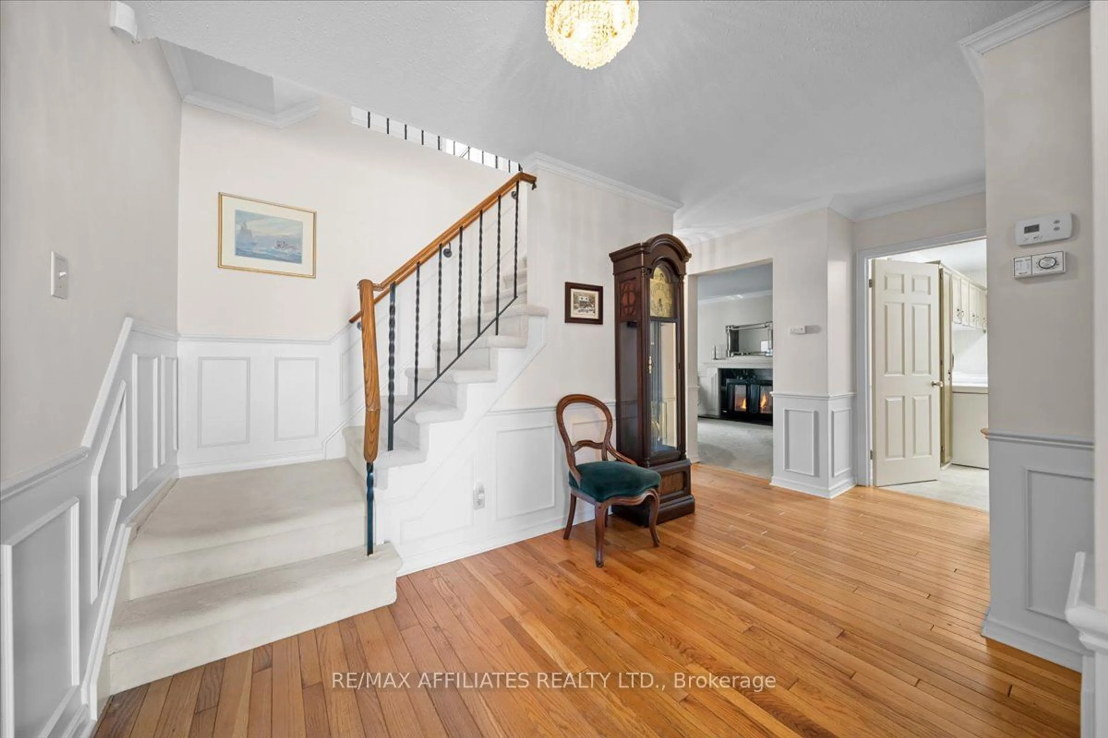 Indoor foyer for 6076 Vineyard Dr, Orleans - Convent Glen and Area Ontario K1C 2M5