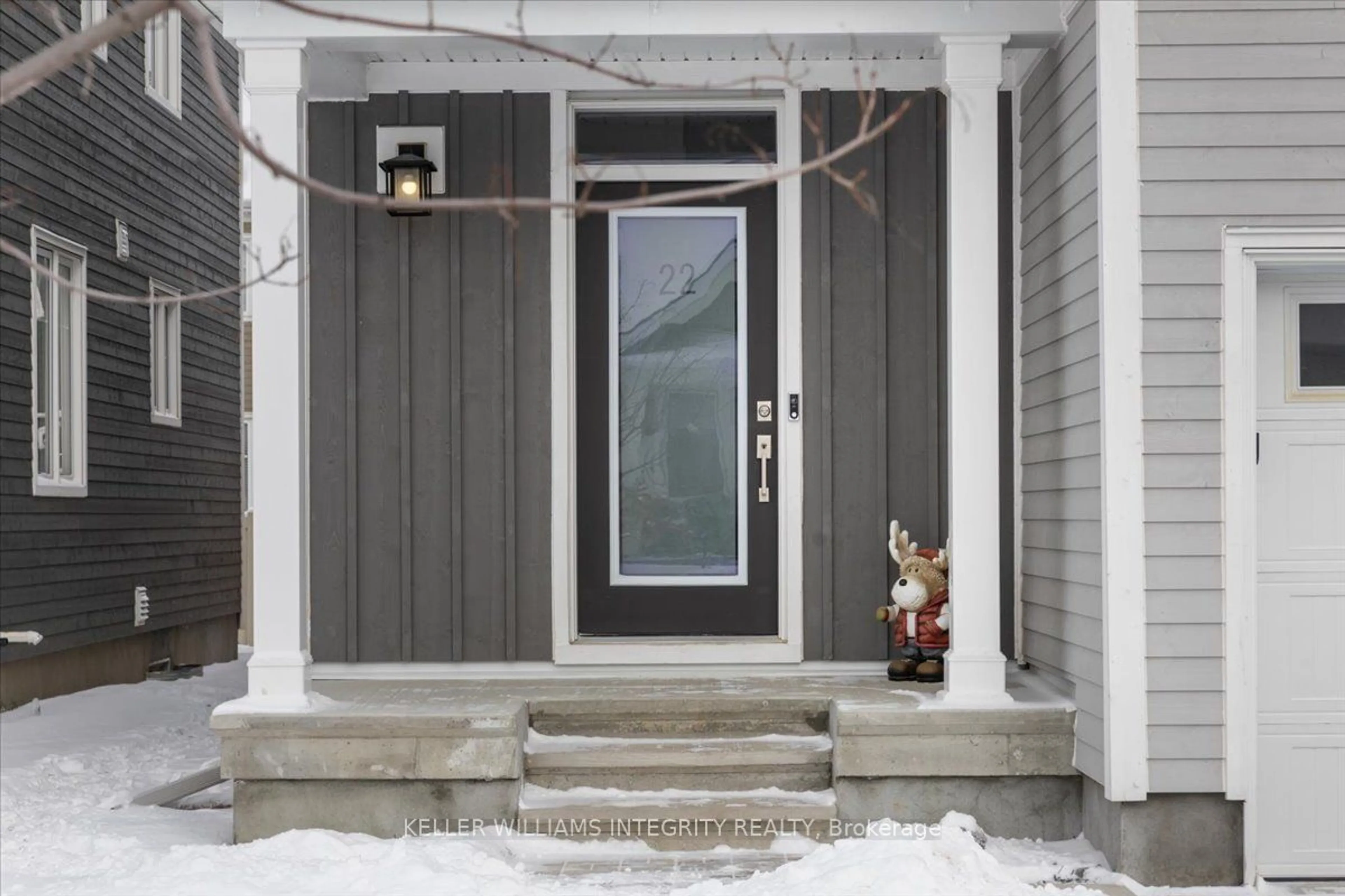 Indoor entryway for 22 Pacing Walk Rd, Stittsville - Munster - Richmond Ontario K0A 2Z0