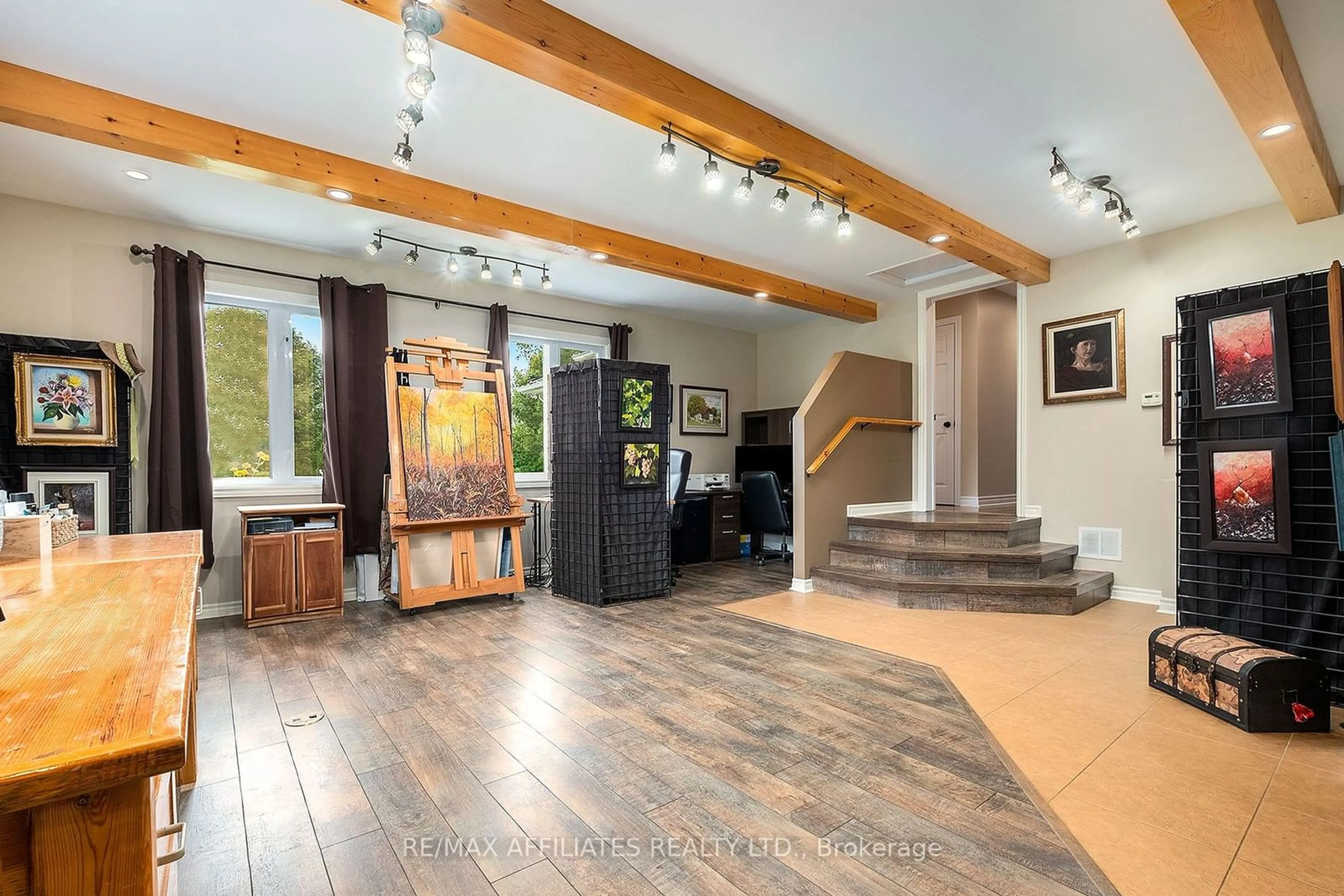 Indoor foyer for 2120 PAUL Dr, Clarence-Rockland Ontario K0A 1E0