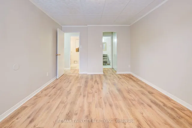 Additional property image - 24 Mooregate Cres Unit 202