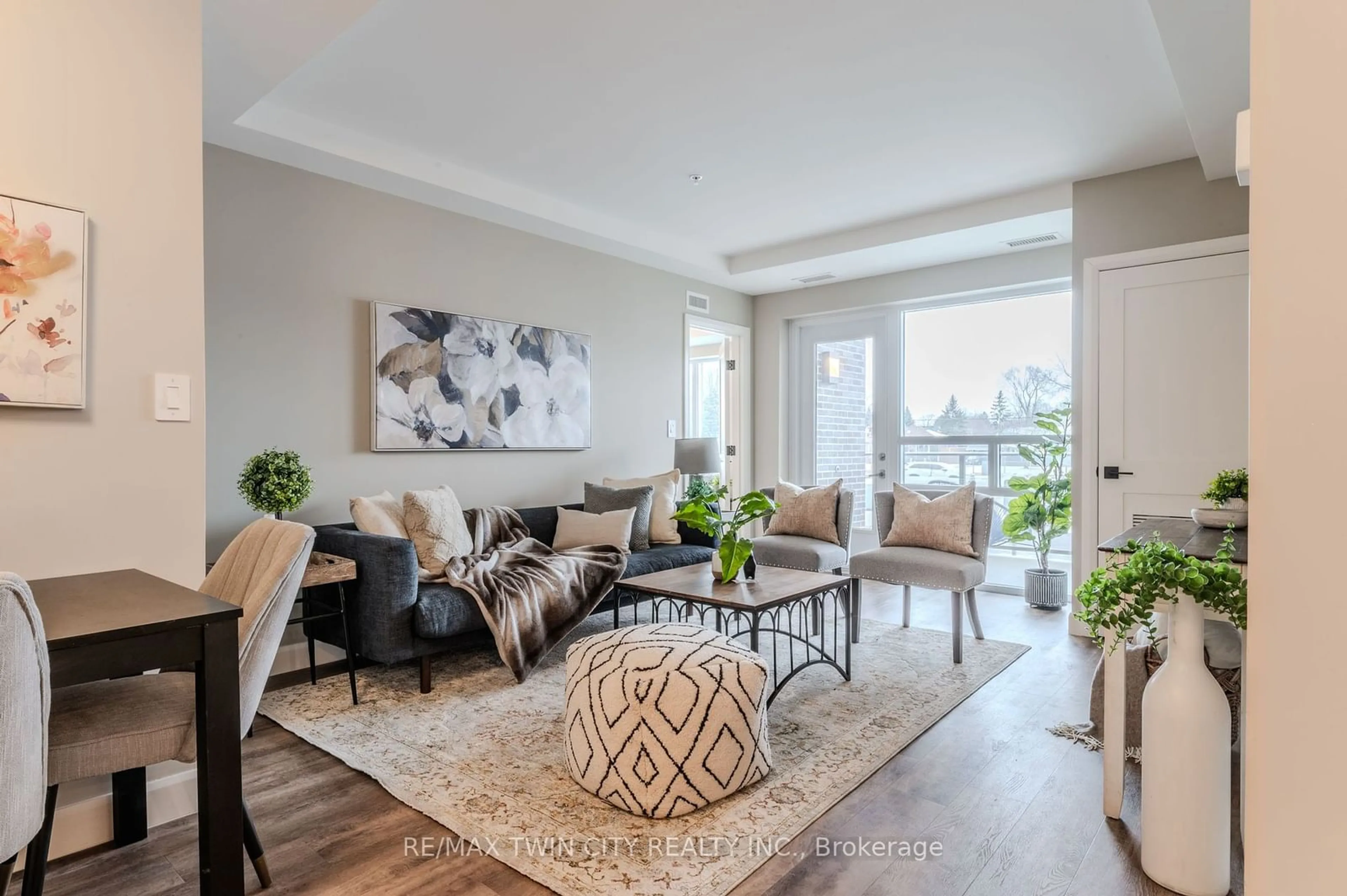 Living room with furniture, unknown for 34 Norman St #101, Brant Ontario N3R 2Y1