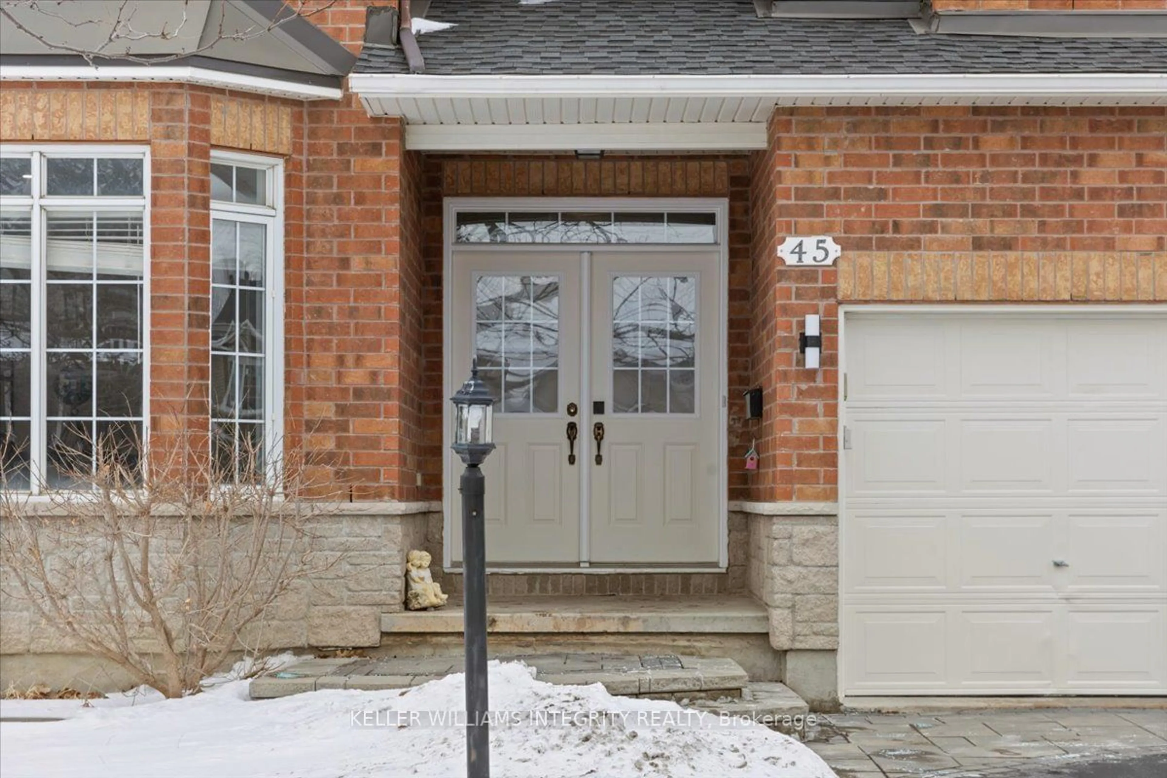 Indoor entryway for 45 MOUNTAIN ASH Dr, Barrhaven Ontario K2G 6V3