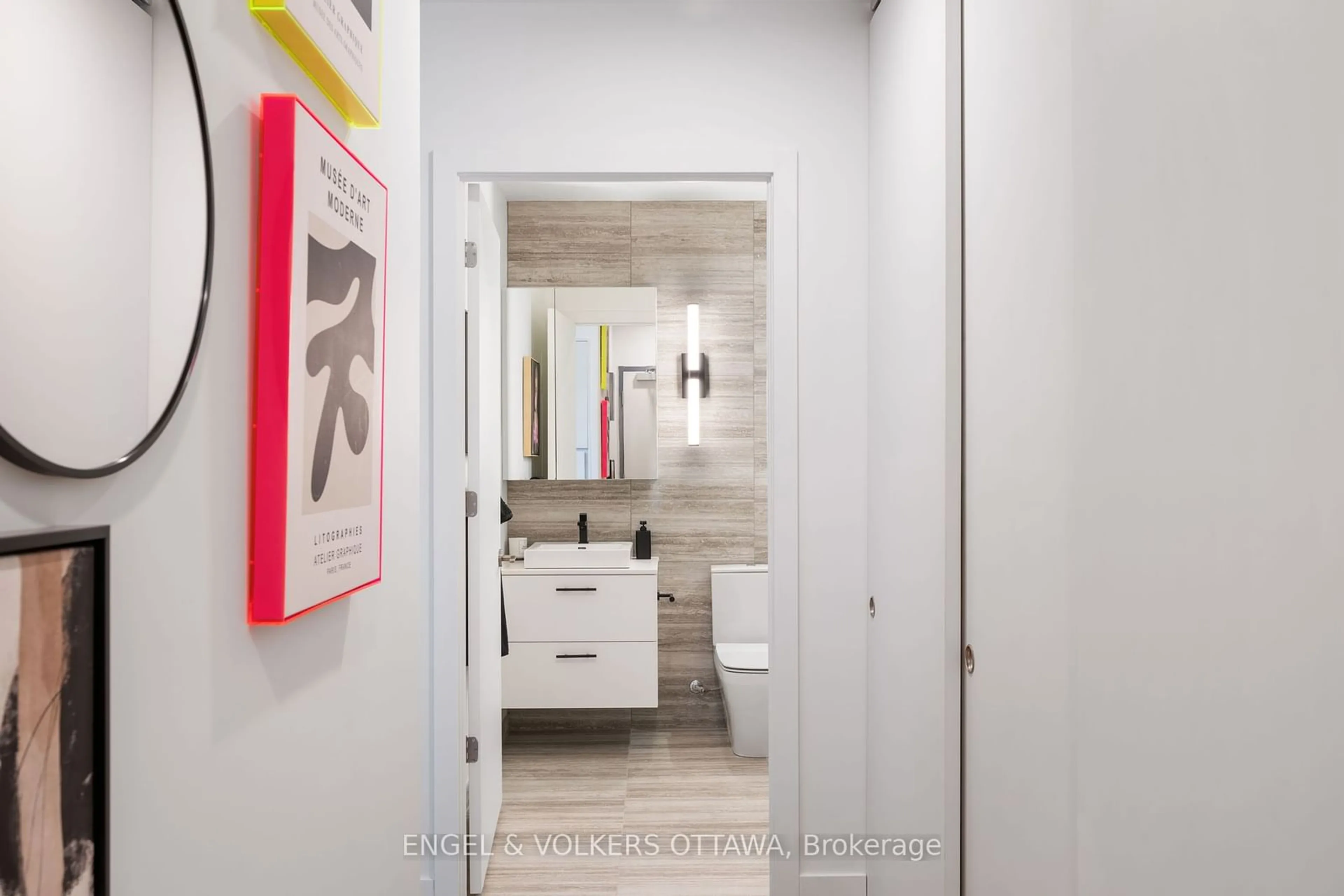 Contemporary bathroom, ceramic/tile floor for 10 James St #211, Ottawa Centre Ontario K2P 1T2