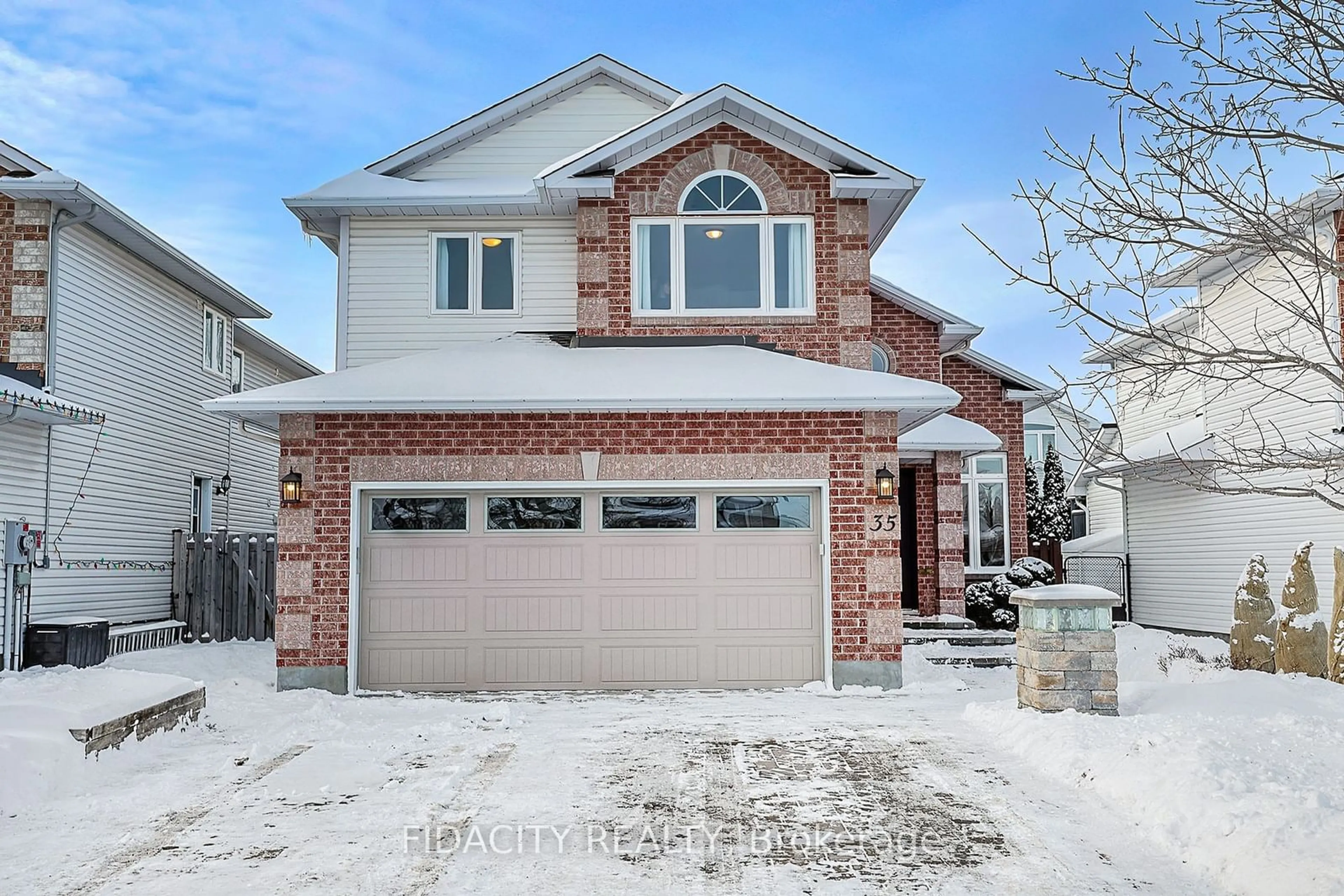 Home with brick exterior material, street for 35 Steggall Cres, Stittsville - Munster - Richmond Ontario K2S 1S4