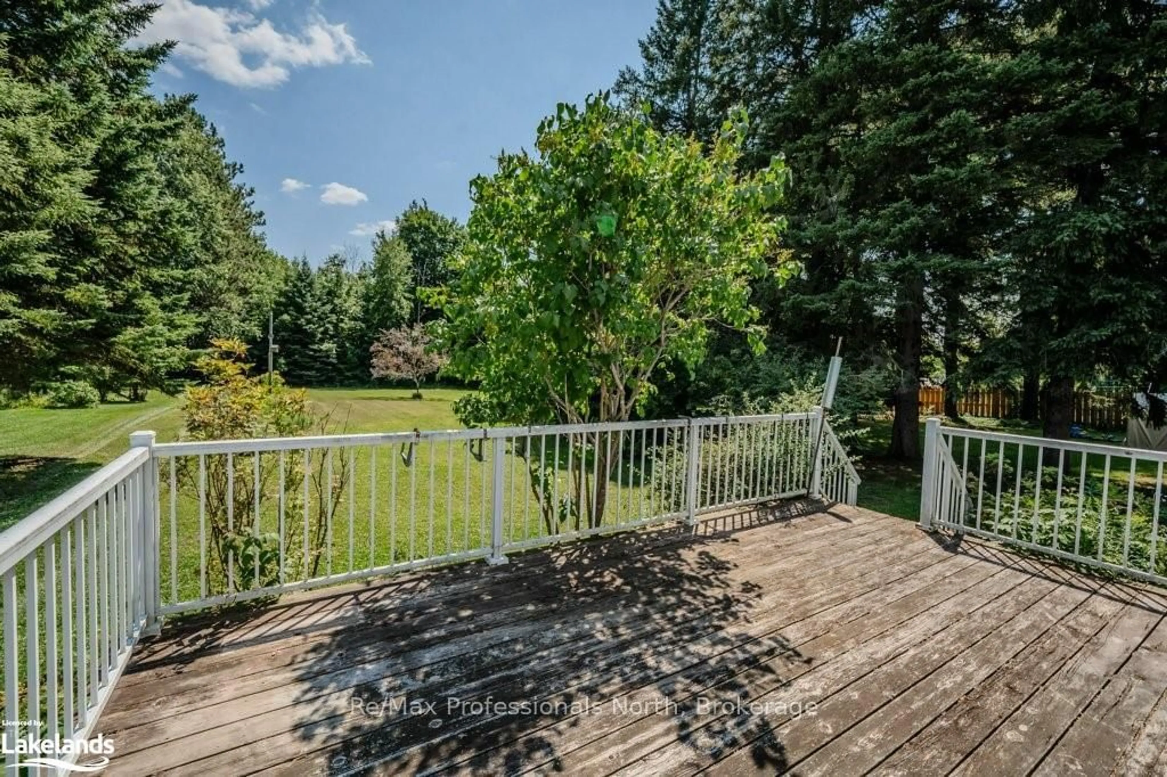 Patio, water/lake/river/ocean view for 104 ANN St, Bracebridge Ontario P1L 1M1